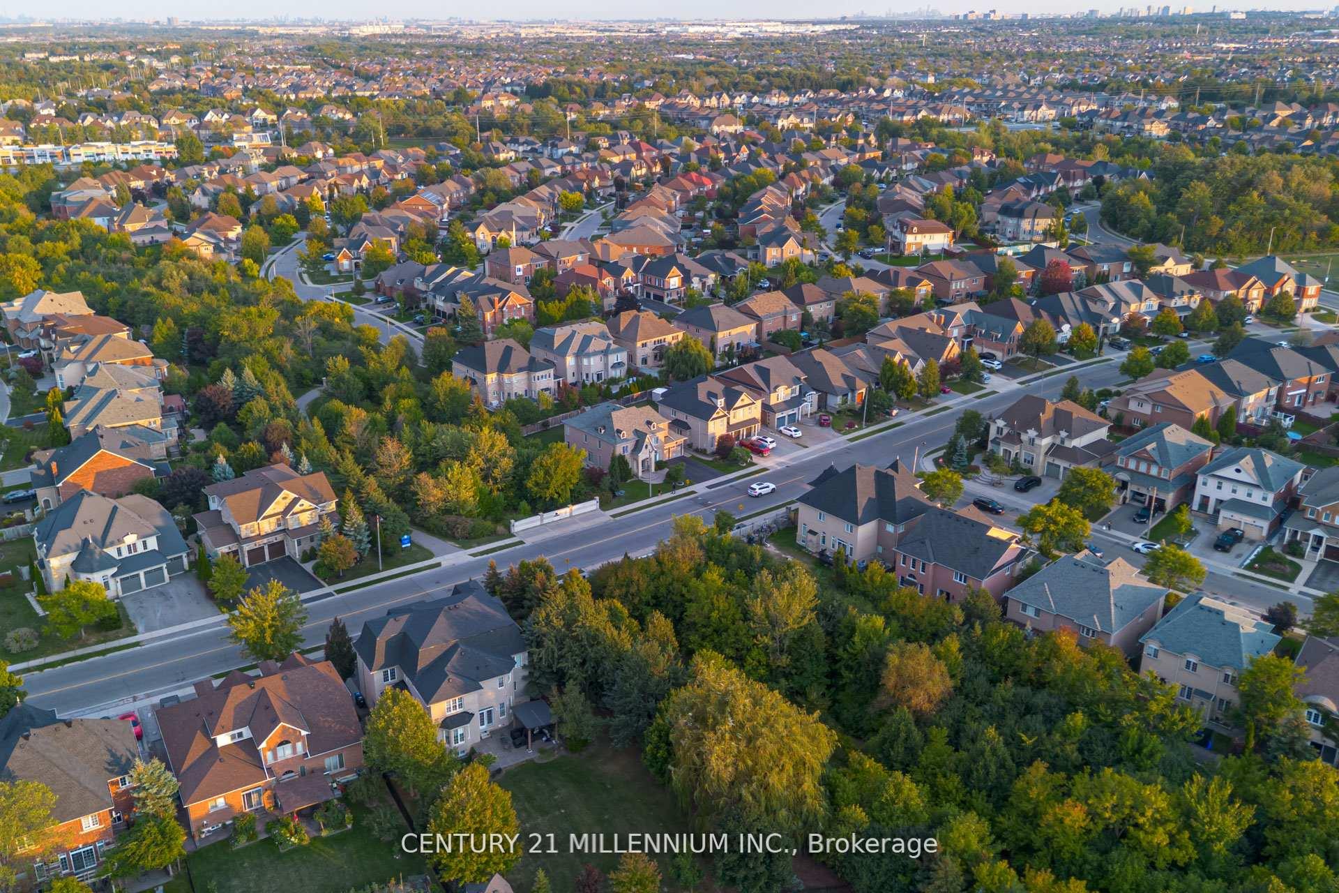 Photo 48 of 29 EIffel Boulevard, Brampton, Vales of Castlemore North — HOMEH
