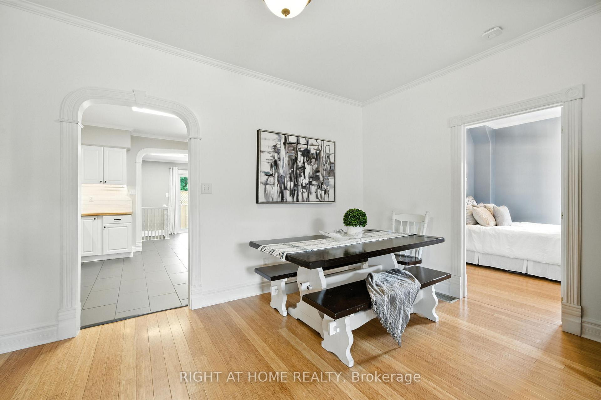 Photo 8 of 19 Smith Street E, Brant, Paris — HOMEH