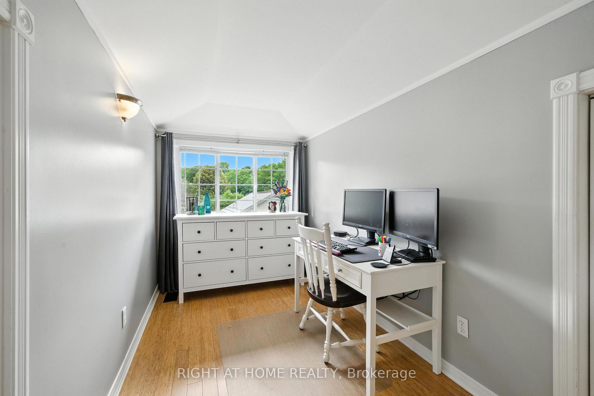 Photo 22 of 19 Smith Street E, Brant, Paris — HOMEH