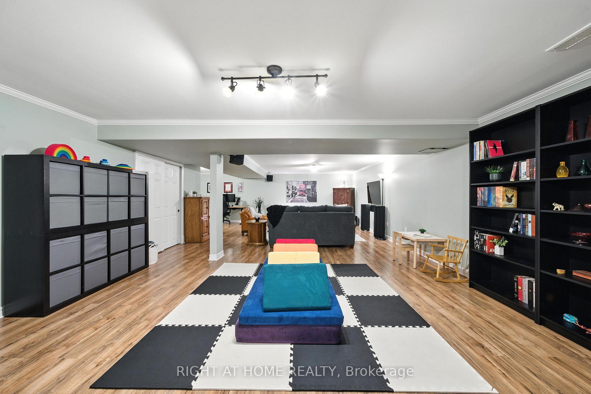 Photo 26 of 19 Smith Street E, Brant, Paris — HOMEH