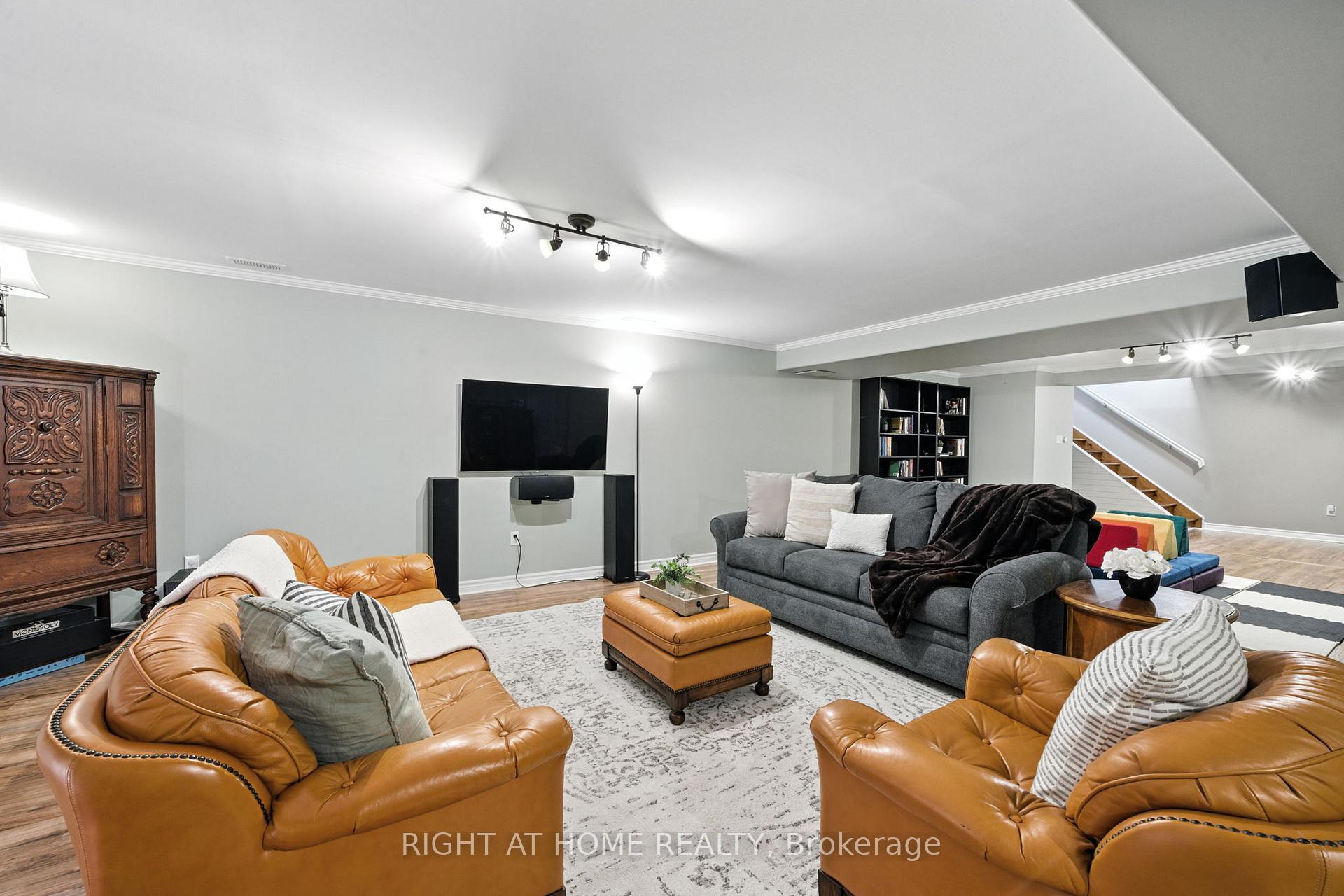 Photo 28 of 19 Smith Street E, Brant, Paris — HOMEH