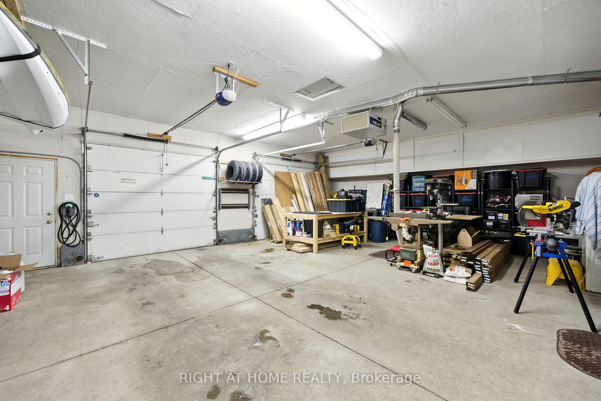 Photo 30 of 19 Smith Street E, Brant, Paris — HOMEH