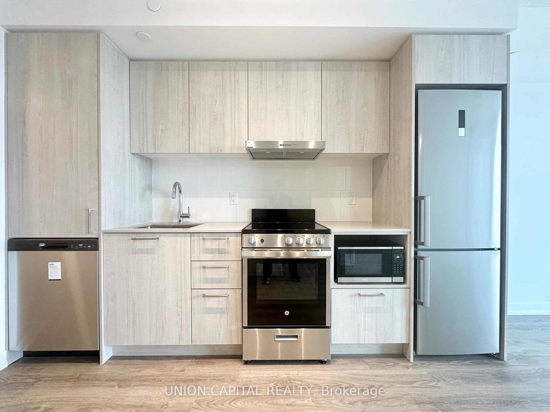 Photo 4 of Unit 4017, 195 Commerce Street, Vaughan, Vaughan Corporate Centre — HOMEH