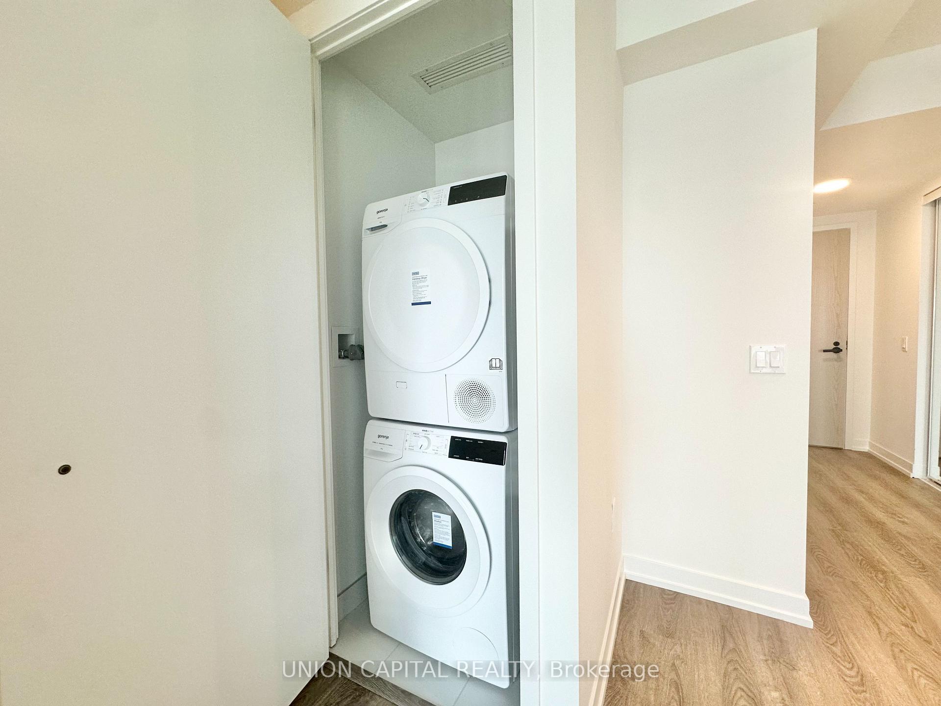 Photo 8 of Unit 4017, 195 Commerce Street, Vaughan, Vaughan Corporate Centre — HOMEH