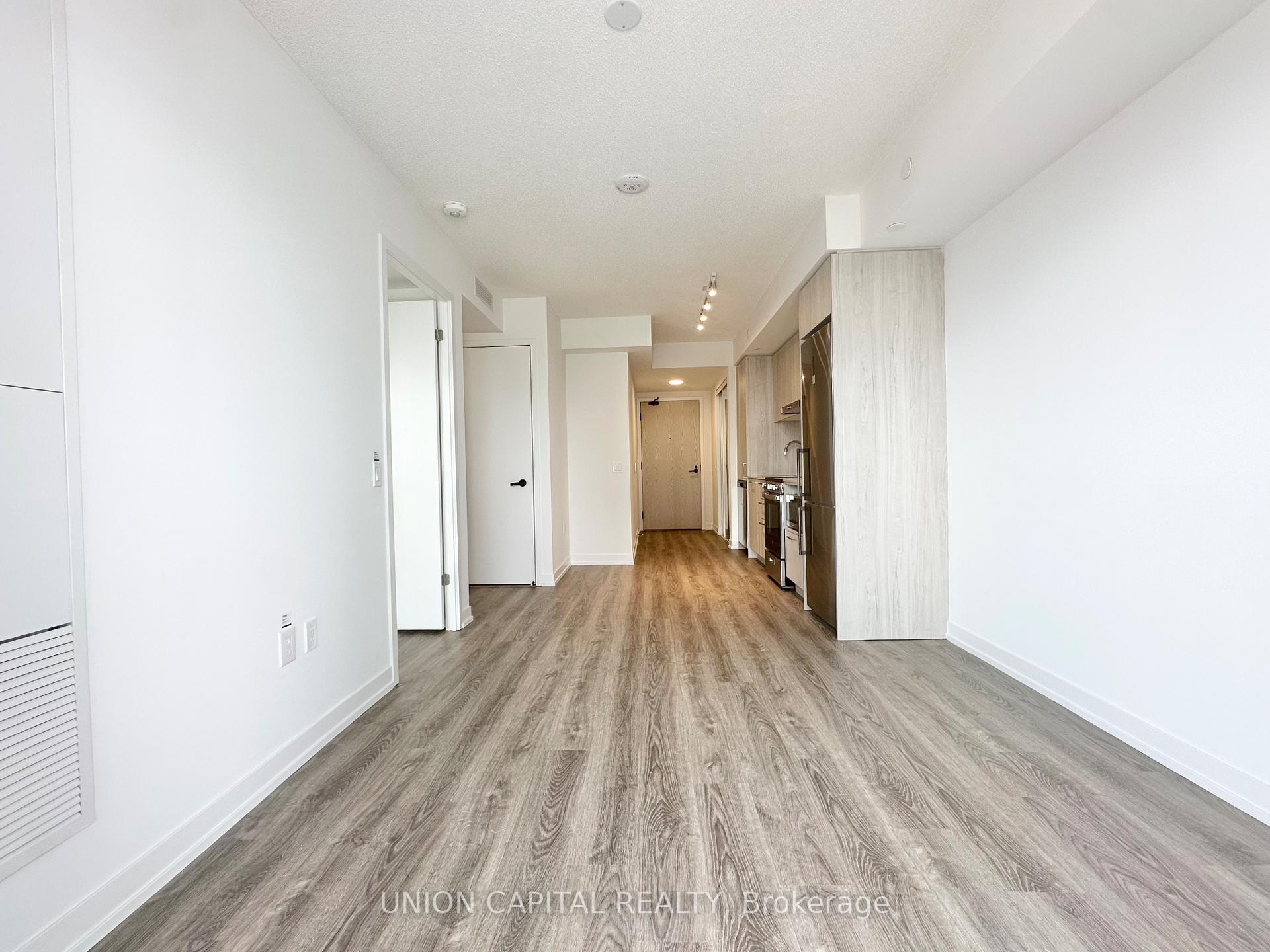 Photo 9 of Unit 4017, 195 Commerce Street, Vaughan, Vaughan Corporate Centre — HOMEH