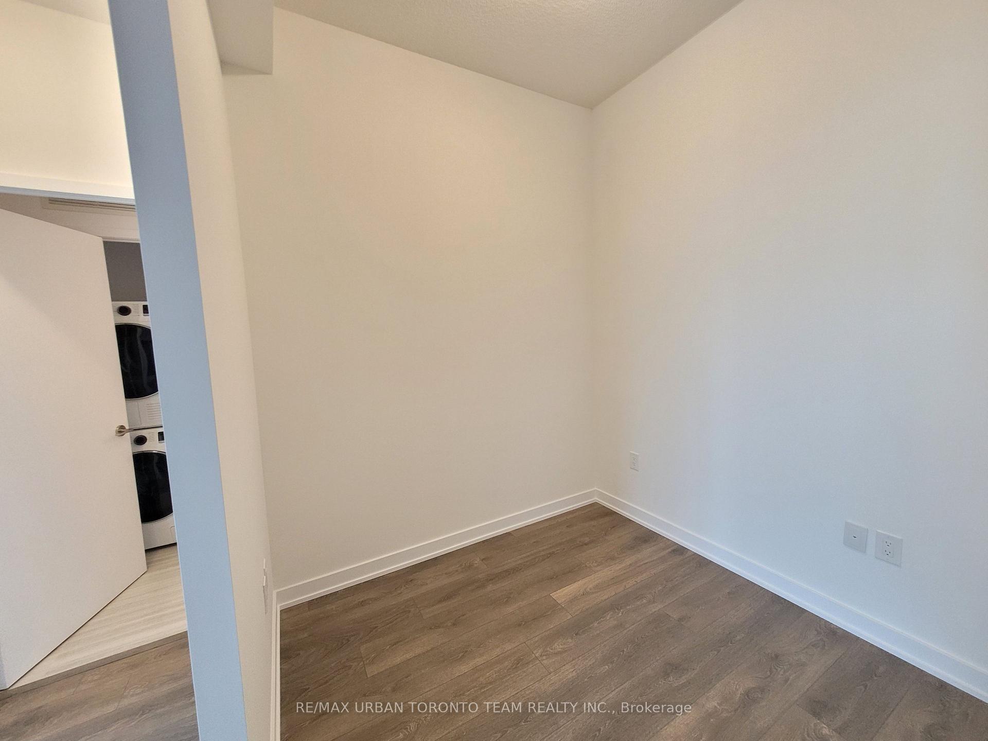 Photo 7 of Unit 522, 10 Honeycrisp Crescent, Vaughan, Vaughan Corporate Centre — HOMEH