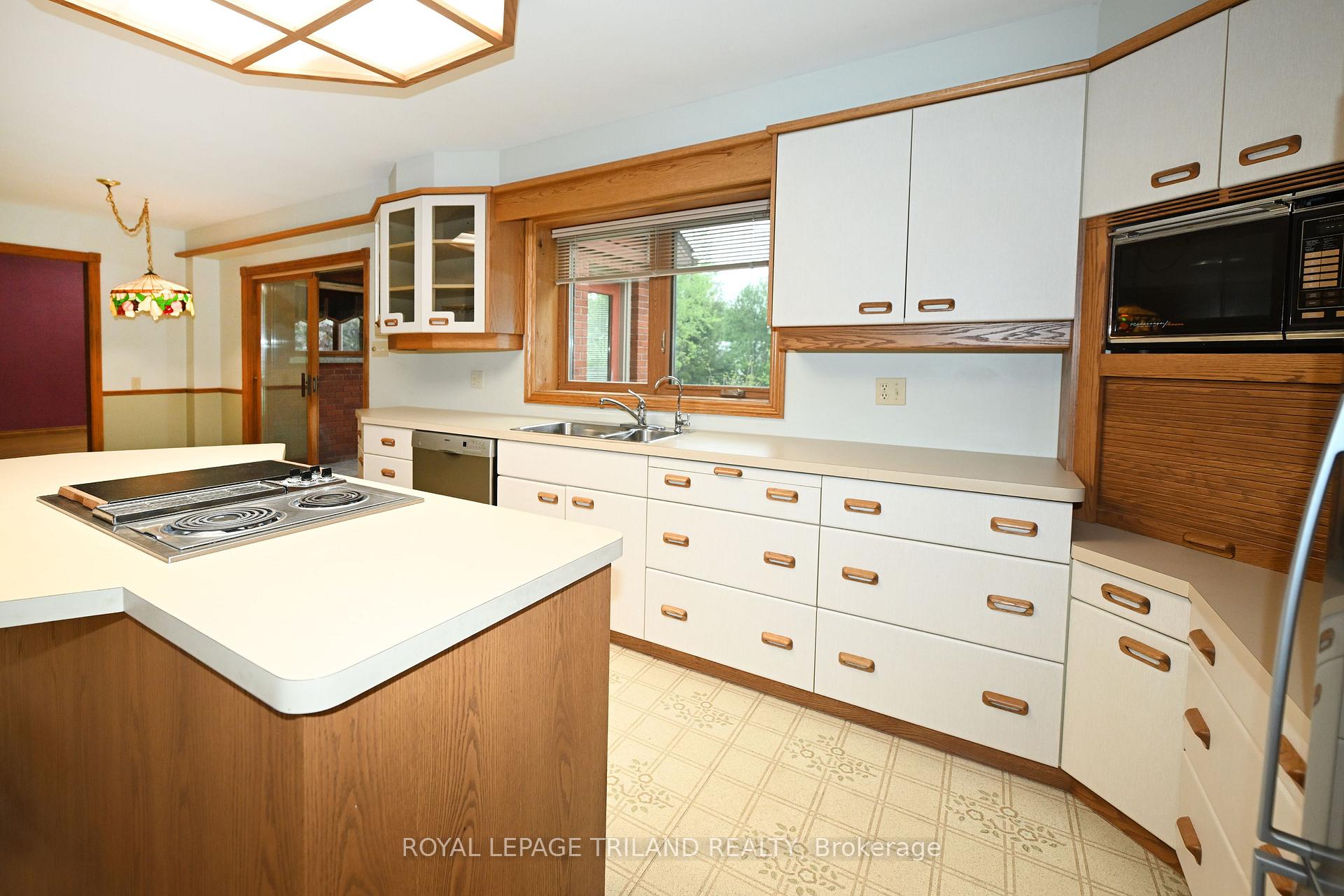 Photo 10 of 6 Sifton Street, Dutton/Dunwich, Wallacetown — HOMEH