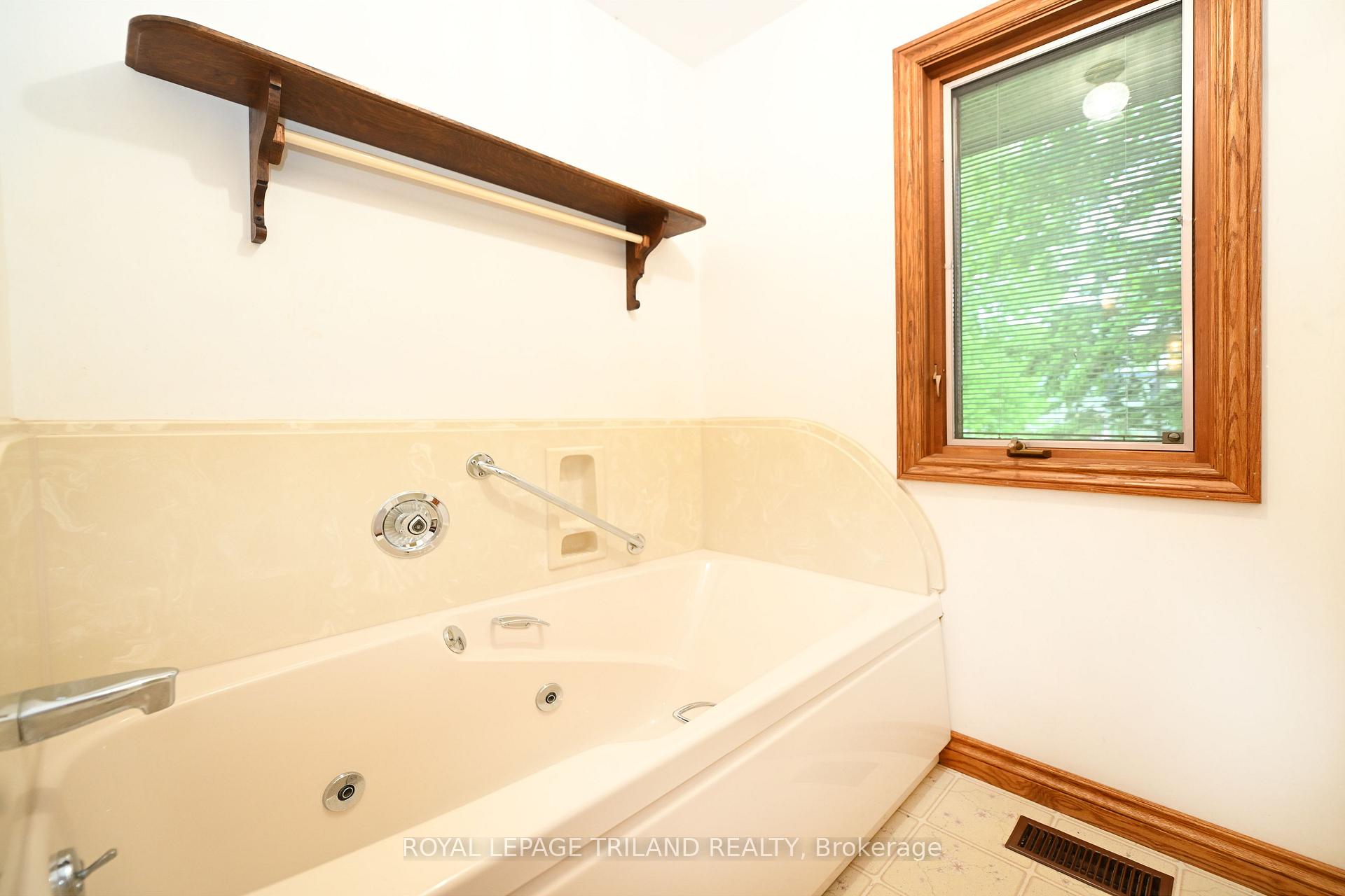 Photo 23 of 6 Sifton Street, Dutton/Dunwich, Wallacetown — HOMEH