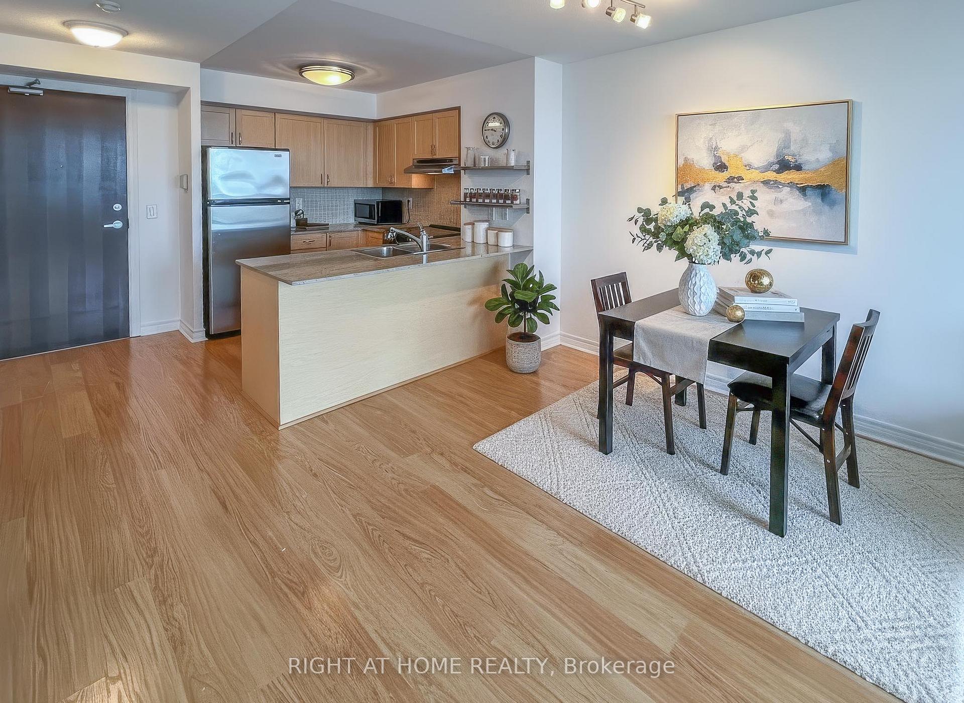 Photo 2 of Unit 1115, 15 North Park Road, Vaughan, Beverley Glen — HOMEH
