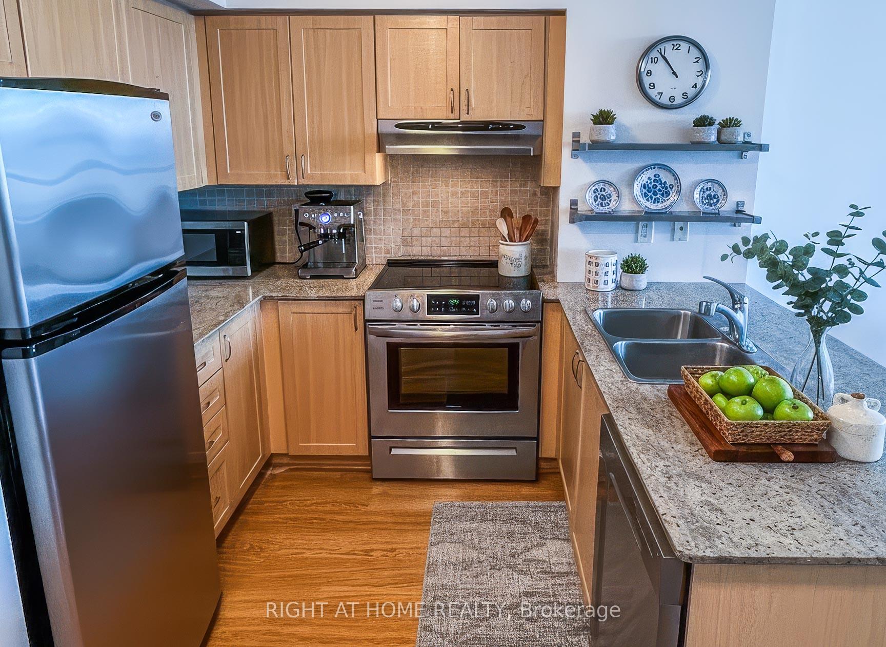 Photo 4 of Unit 1115, 15 North Park Road, Vaughan, Beverley Glen — HOMEH