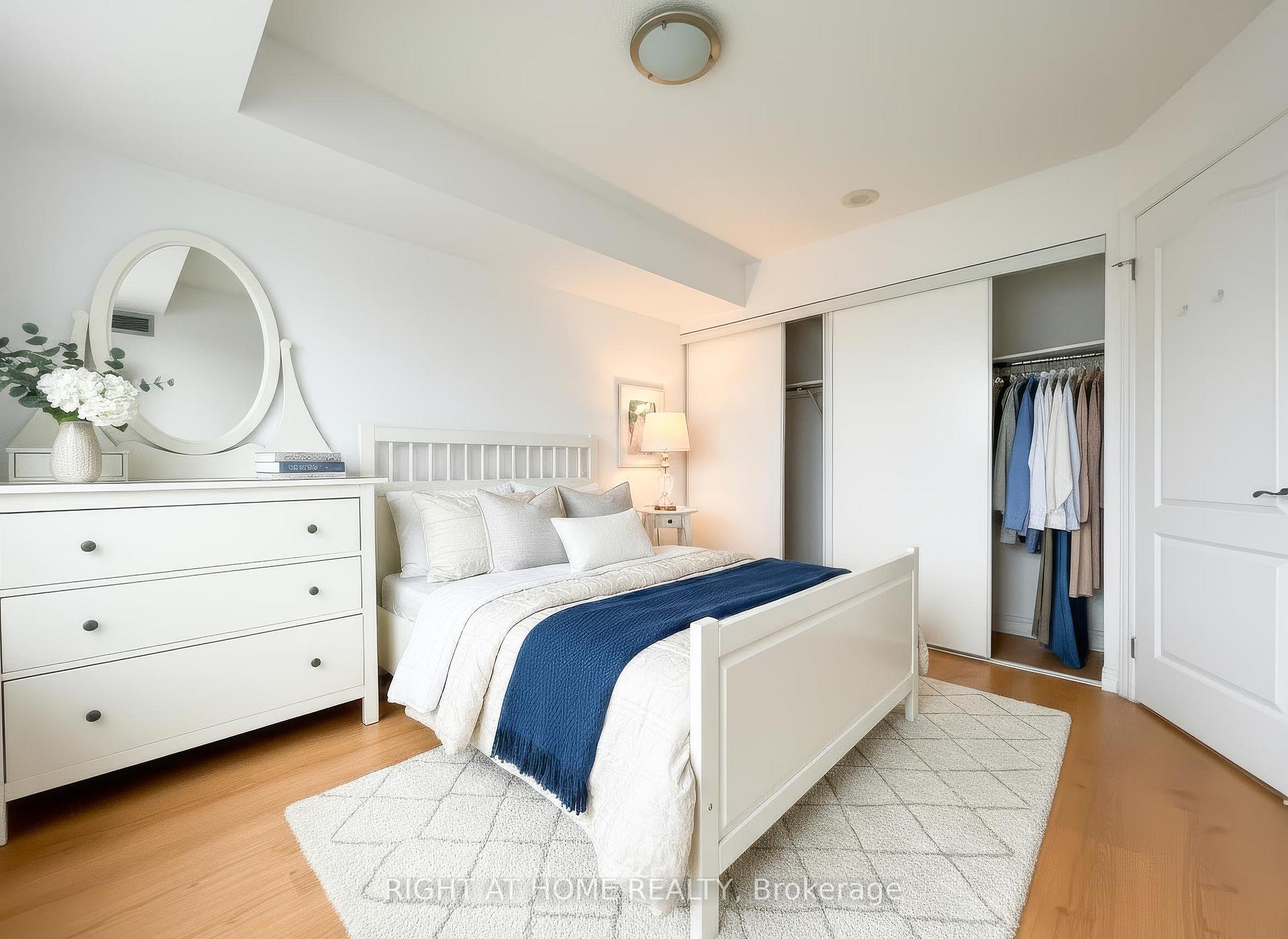 Photo 5 of Unit 1115, 15 North Park Road, Vaughan, Beverley Glen — HOMEH