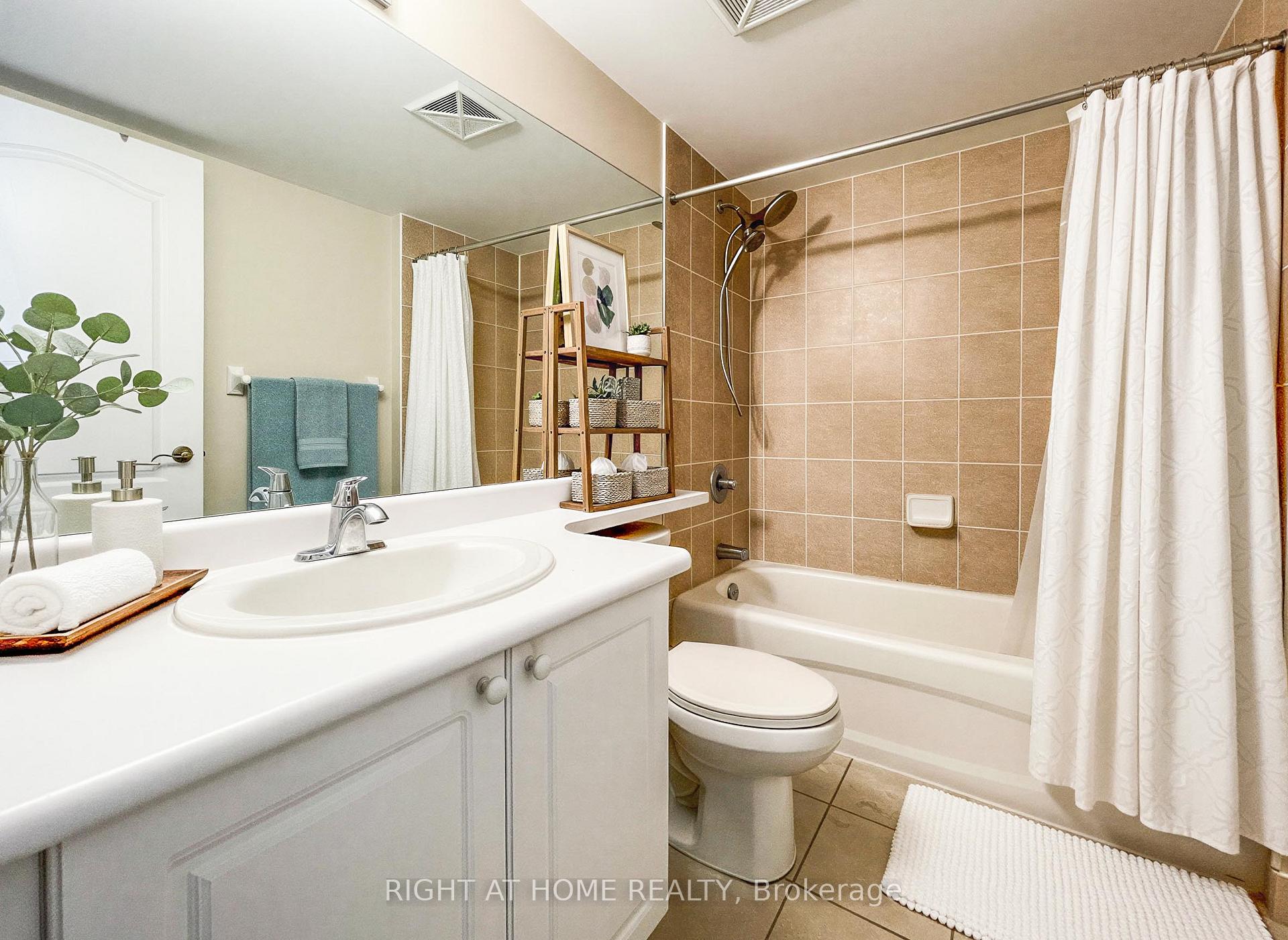 Photo 6 of Unit 1115, 15 North Park Road, Vaughan, Beverley Glen — HOMEH