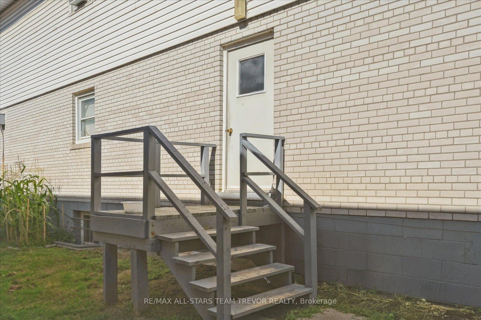 Photo 13 of 65 High Street, Georgina, Sutton & Jackson's Point — HOMEH