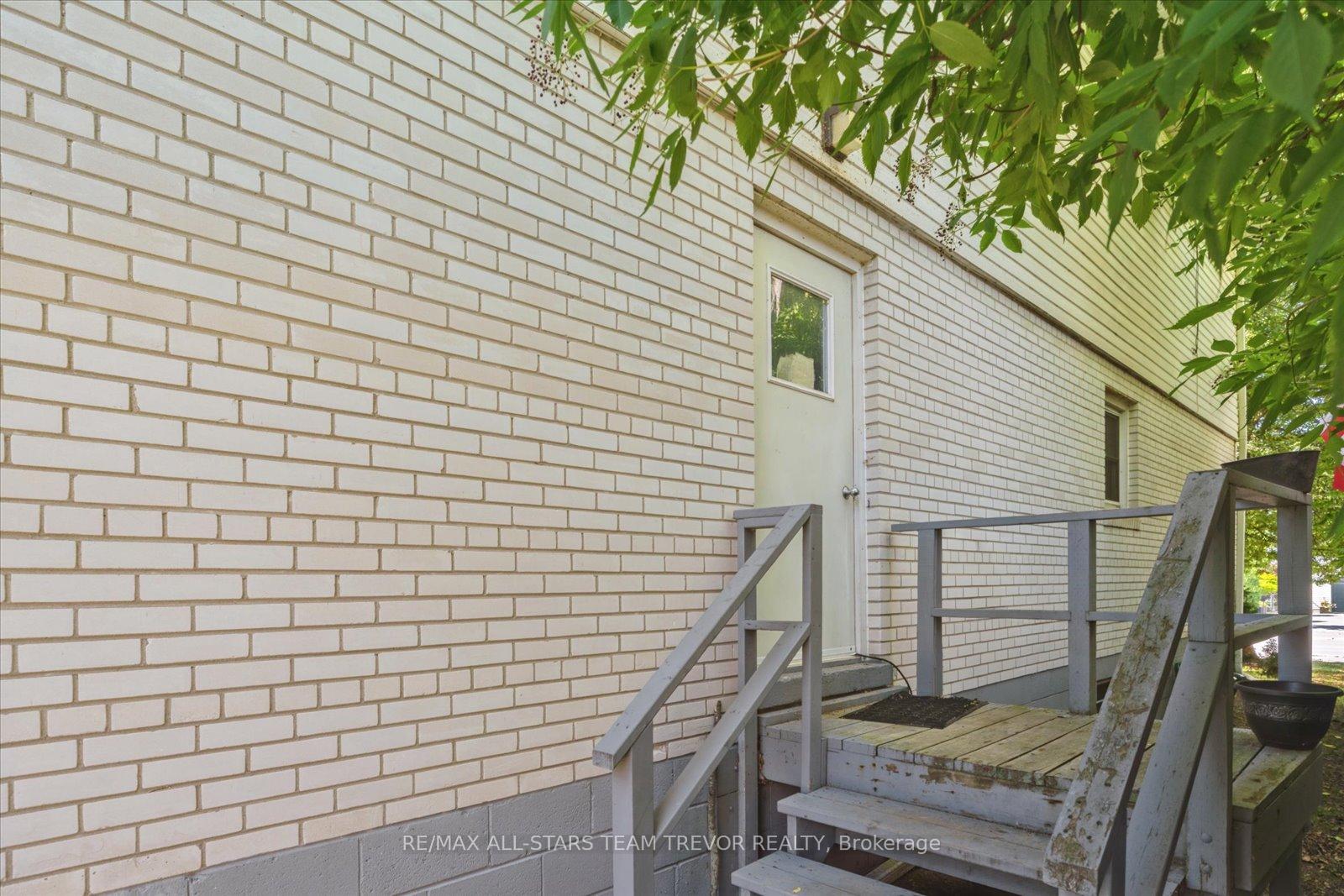 Photo 12 of 65 High Street, Georgina, Sutton & Jackson's Point — HOMEH