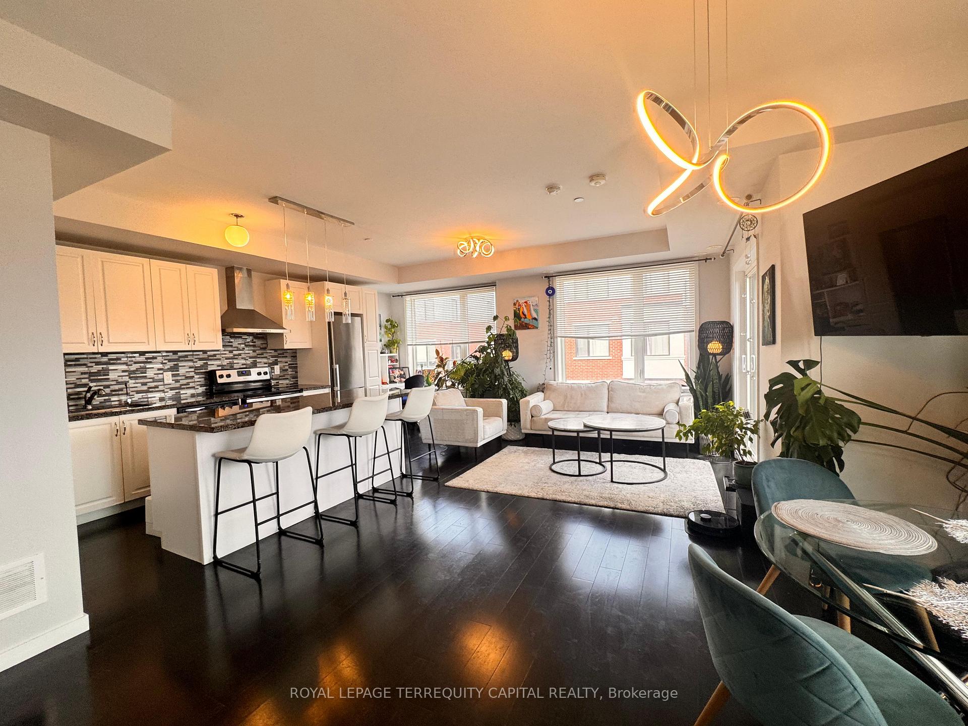 Photo 3 of Unit 88, 400 Alex Gardner Circle, Aurora, Aurora Heights — HOMEH