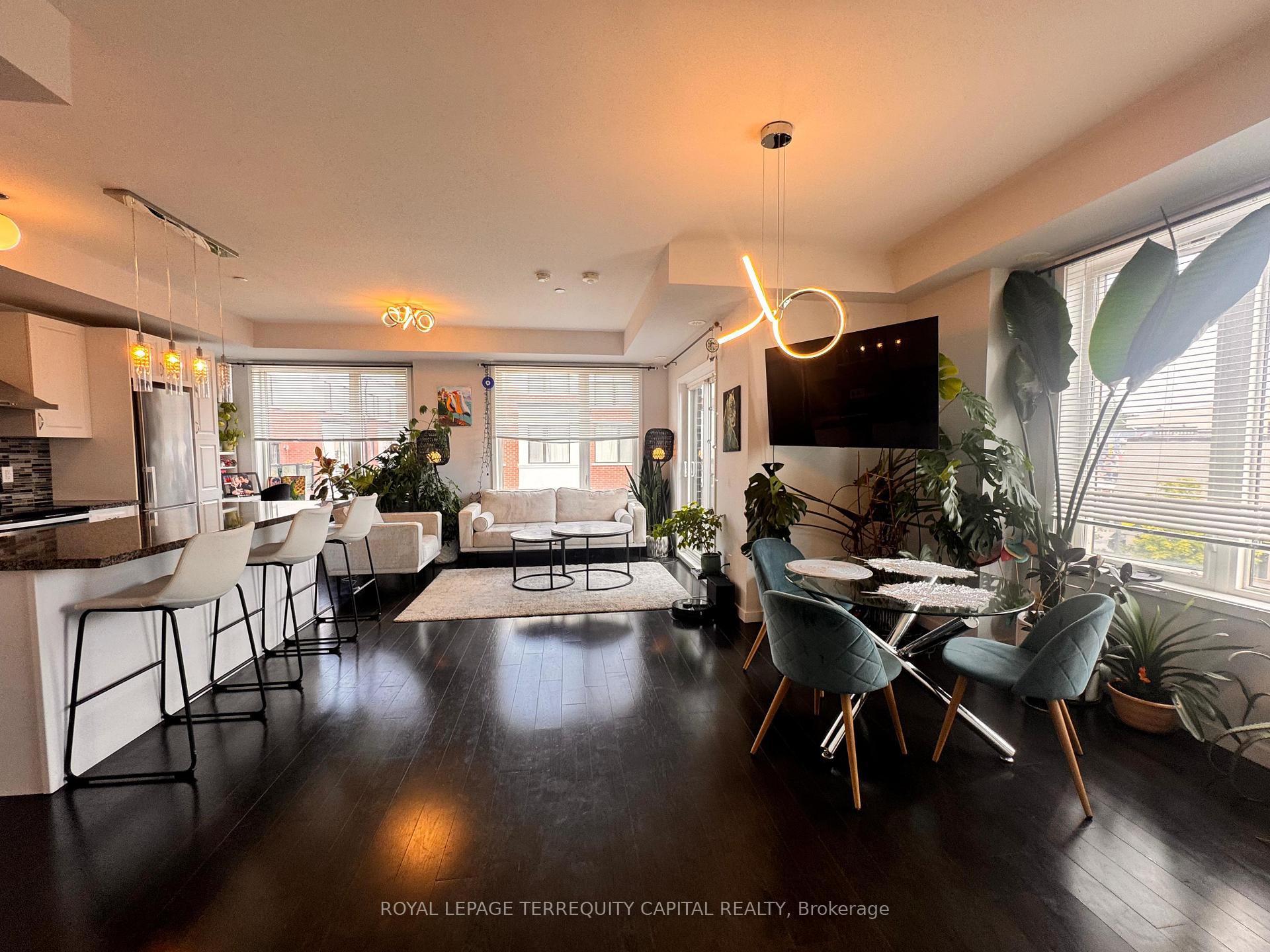 Photo 5 of Unit 88, 400 Alex Gardner Circle, Aurora, Aurora Heights — HOMEH