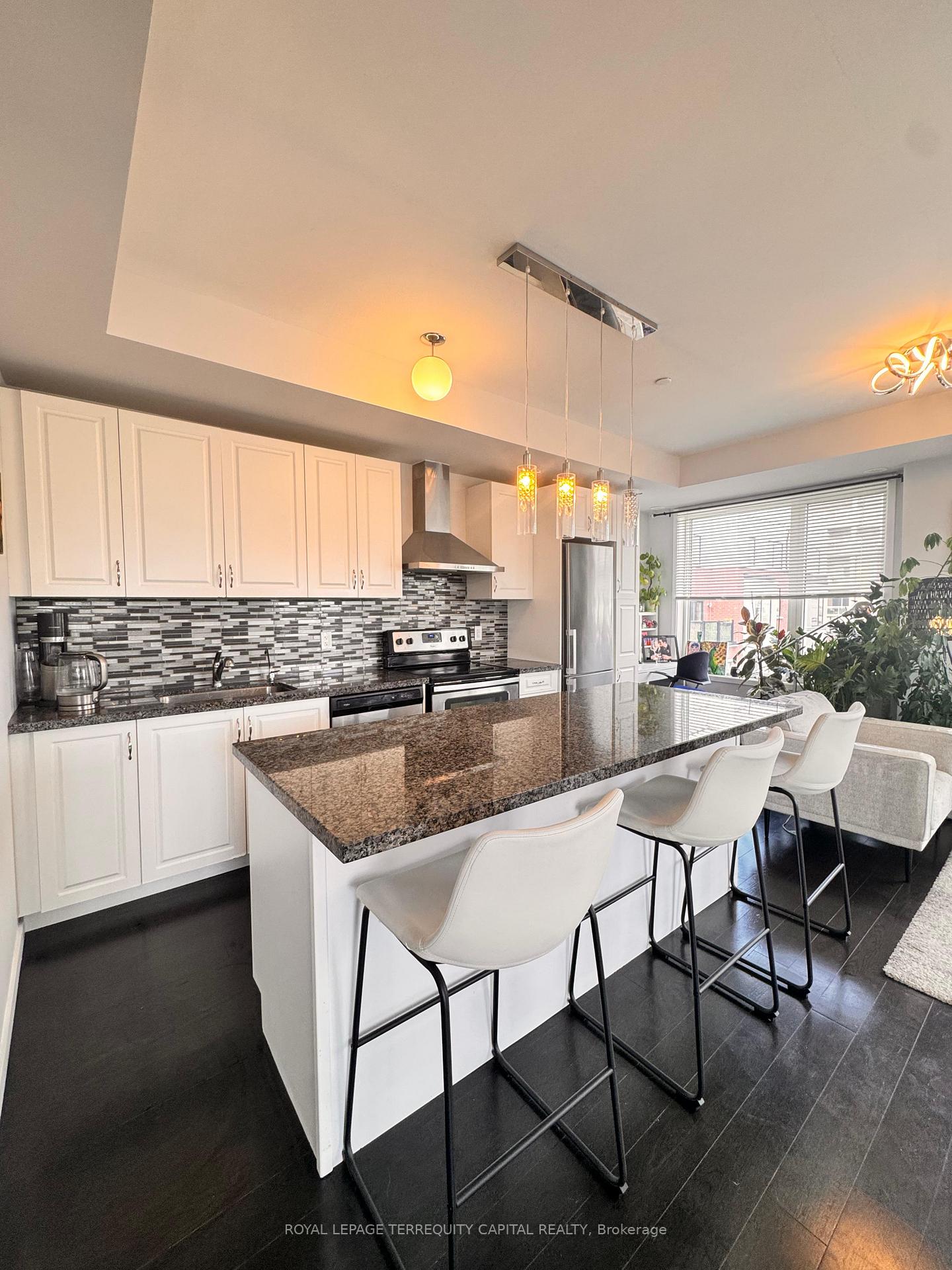 Photo 8 of Unit 88, 400 Alex Gardner Circle, Aurora, Aurora Heights — HOMEH