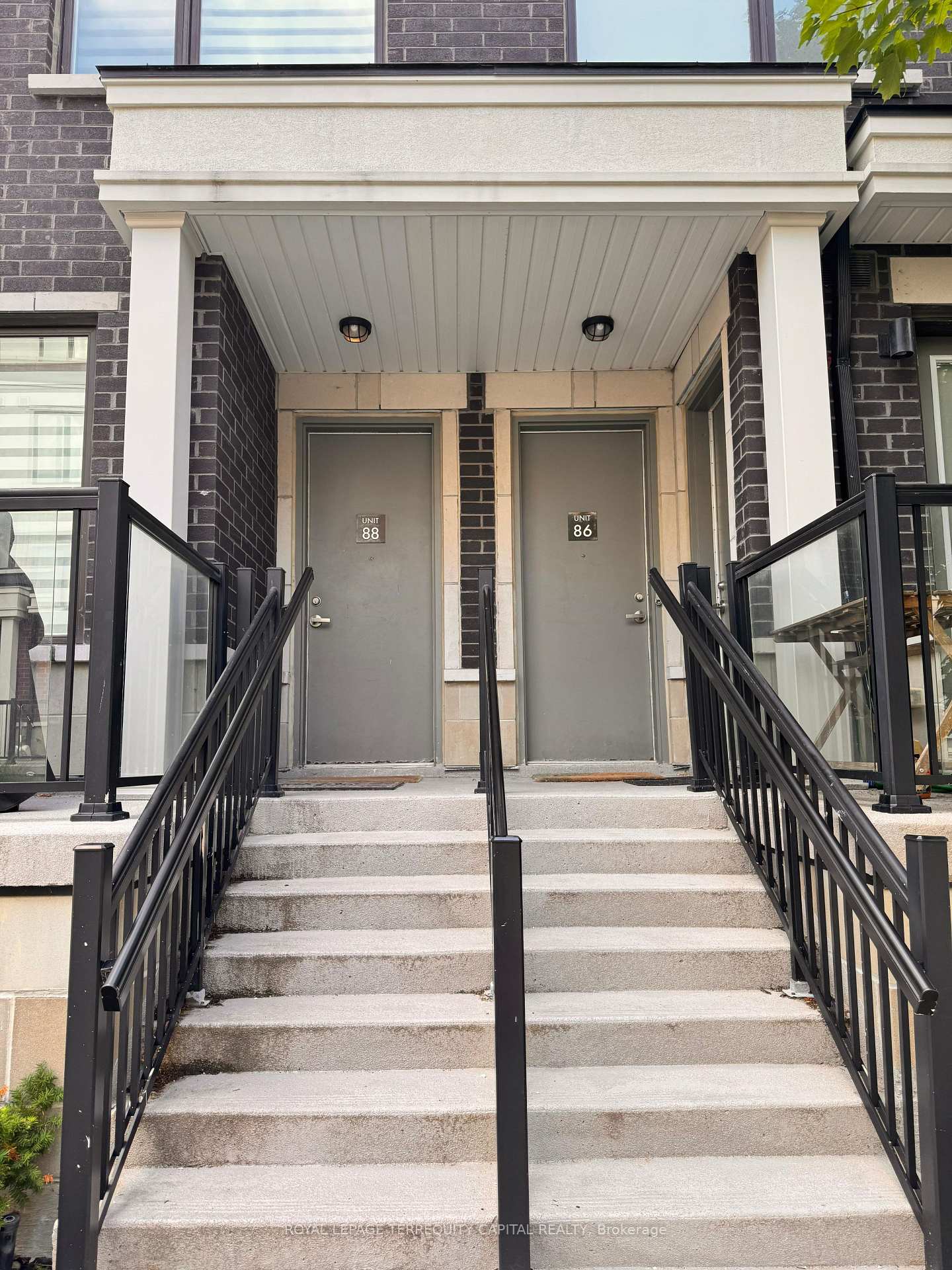 Photo 10 of Unit 88, 400 Alex Gardner Circle, Aurora, Aurora Heights — HOMEH