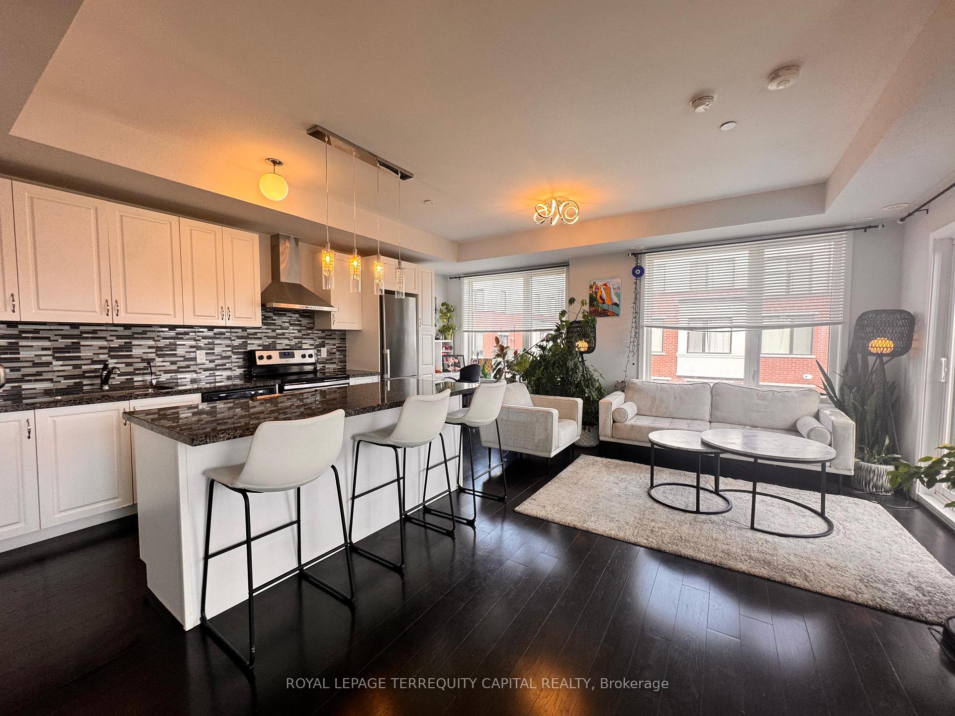 Photo 11 of Unit 88, 400 Alex Gardner Circle, Aurora, Aurora Heights — HOMEH