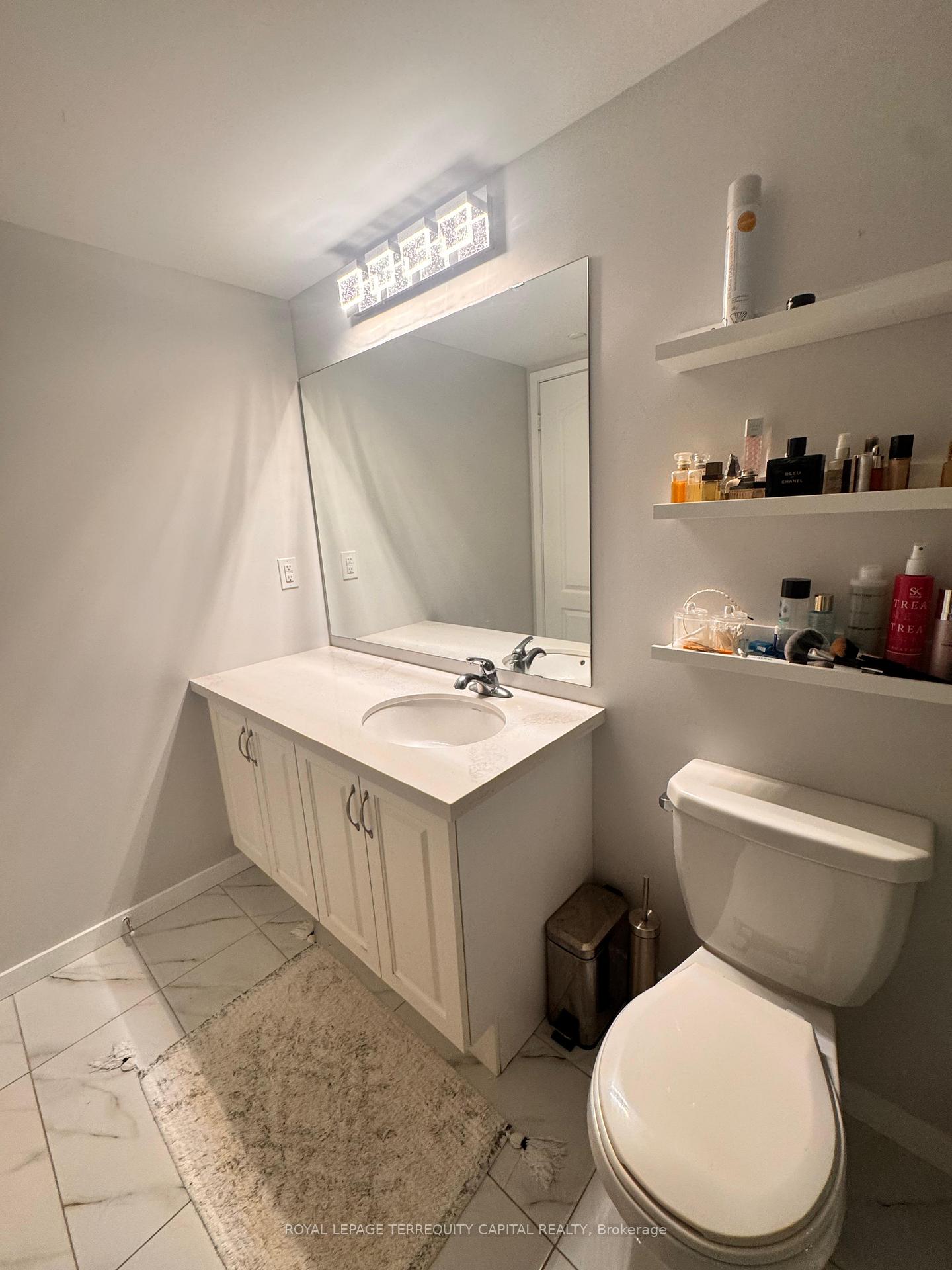 Photo 21 of Unit 88, 400 Alex Gardner Circle, Aurora, Aurora Heights — HOMEH