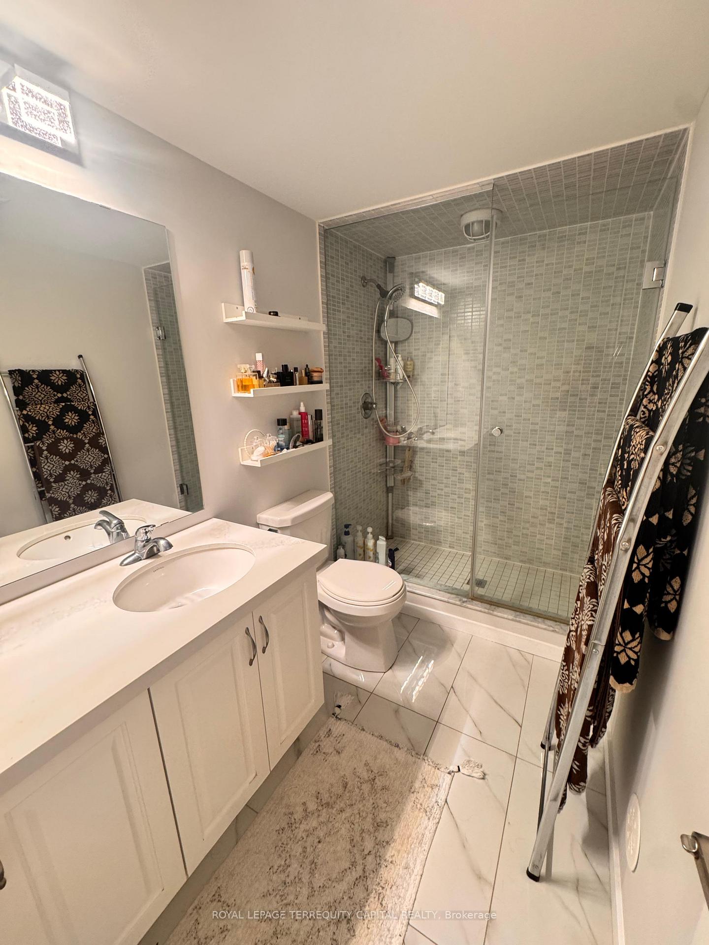 Photo 22 of Unit 88, 400 Alex Gardner Circle, Aurora, Aurora Heights — HOMEH