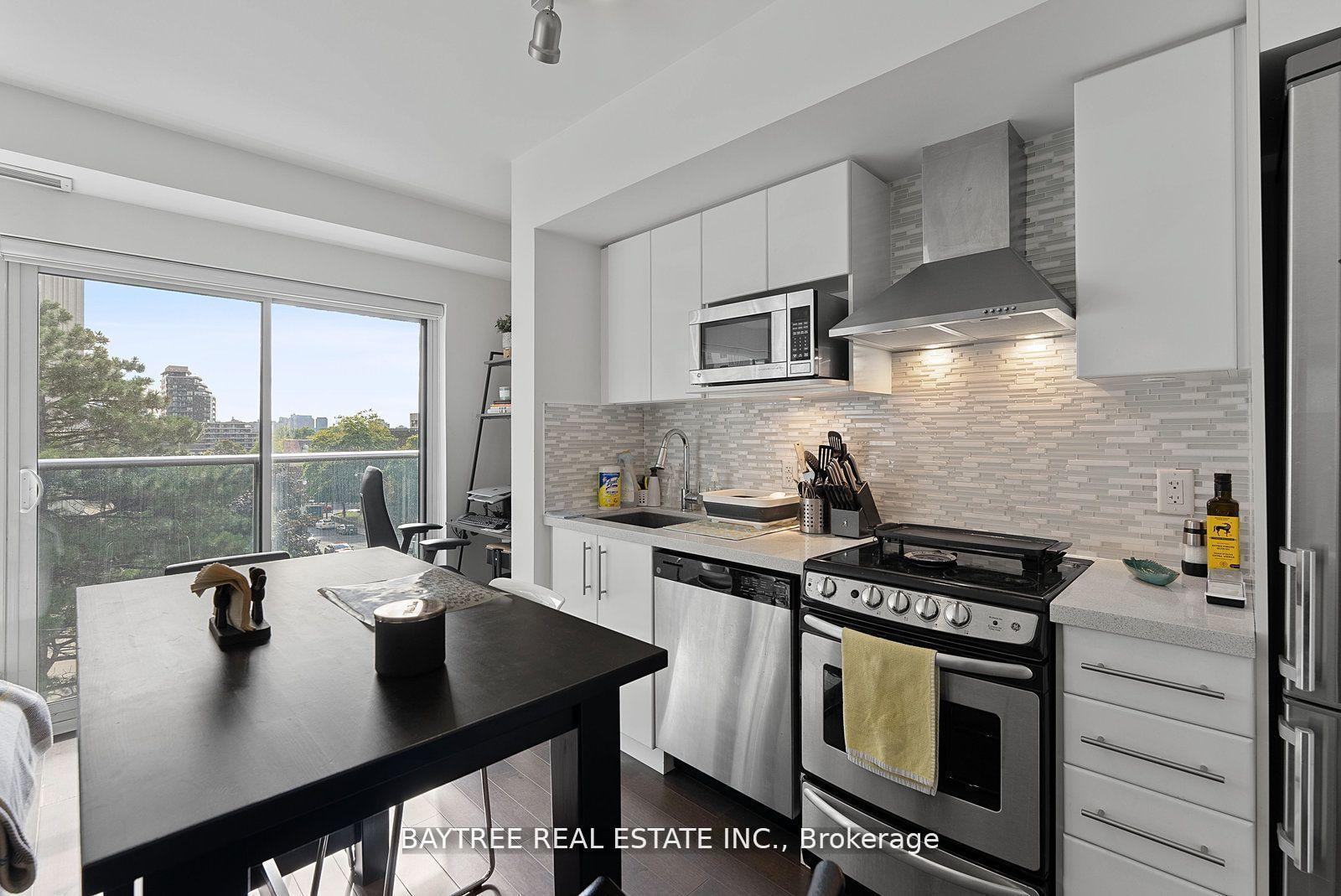 Photo 4 of Unit 304, 58 Orchard View Boulevard, Toronto, Yonge-Eglinton — HOMEH