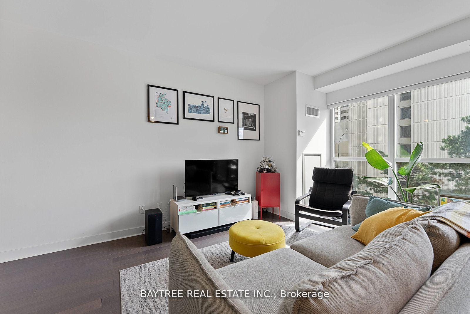 Photo 9 of Unit 304, 58 Orchard View Boulevard, Toronto, Yonge-Eglinton — HOMEH