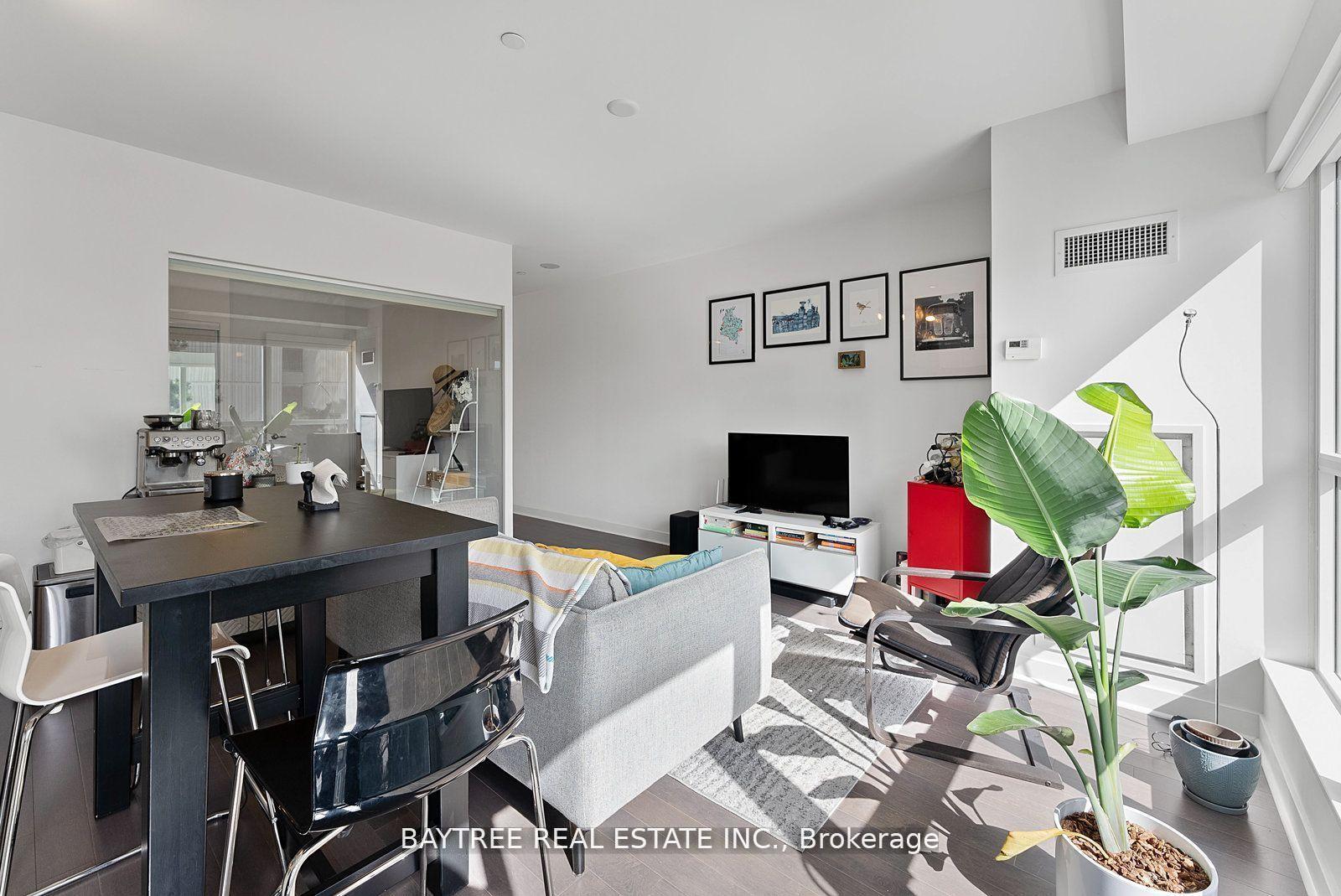 Photo 6 of Unit 304, 58 Orchard View Boulevard, Toronto, Yonge-Eglinton — HOMEH