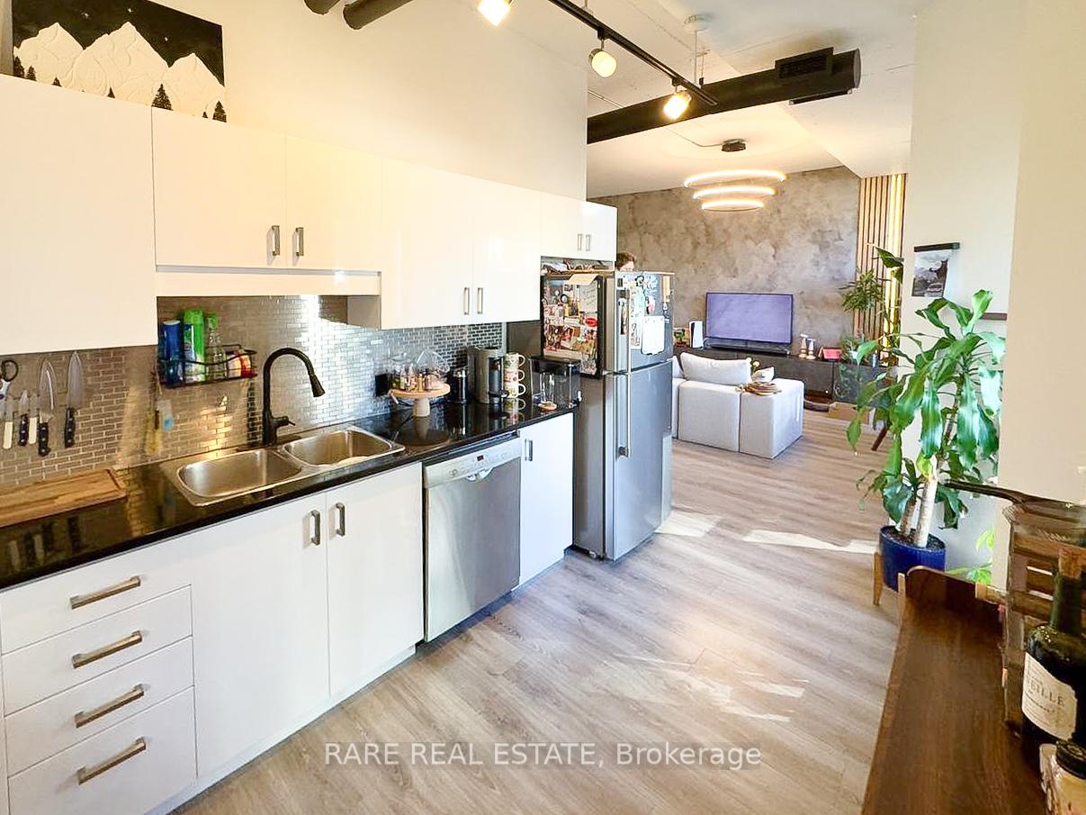 Photo 3 of Unit 415, 66 Bay Street S, Hamilton, Durand — HOMEH