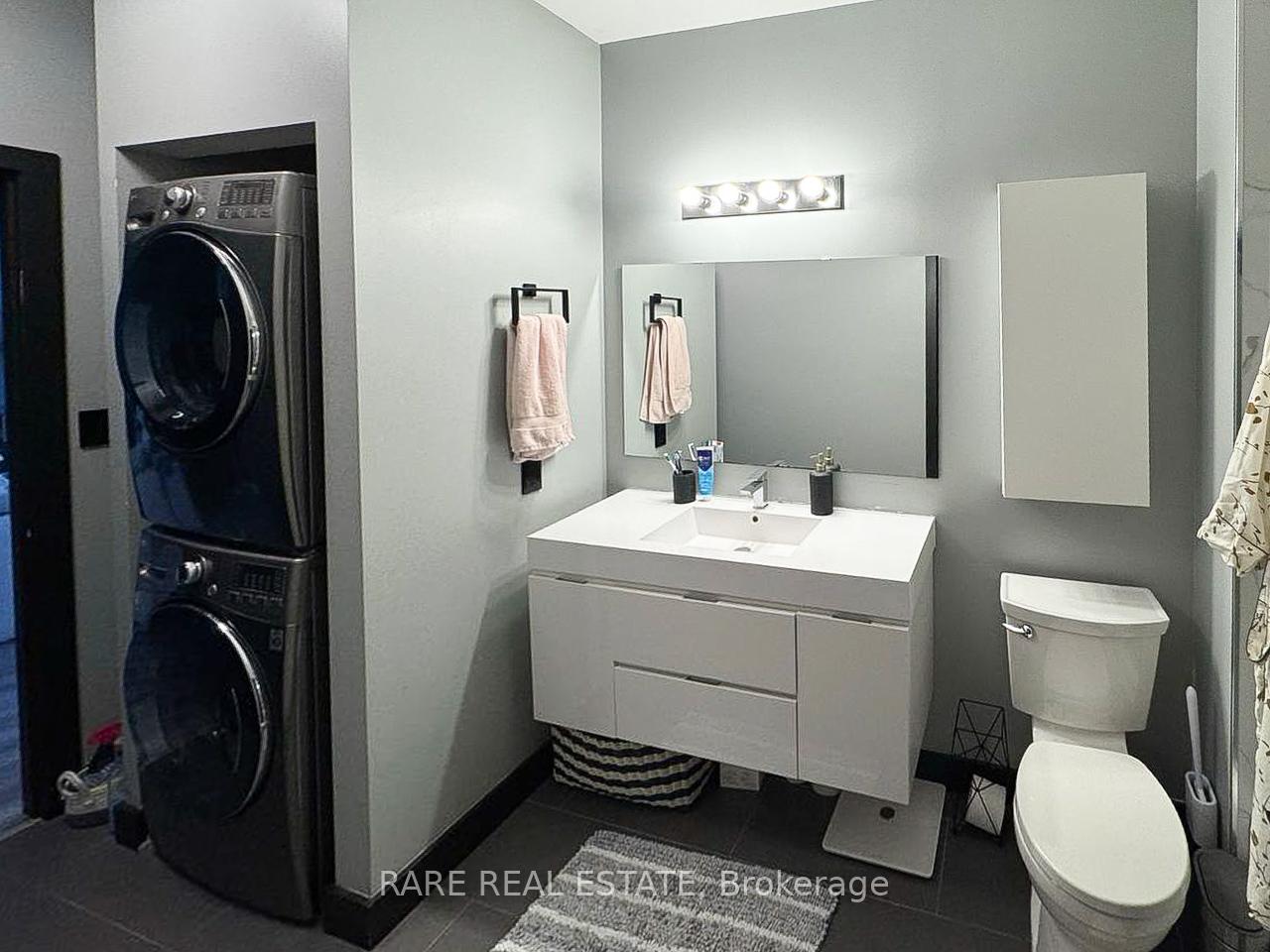 Photo 9 of Unit 415, 66 Bay Street S, Hamilton, Durand — HOMEH