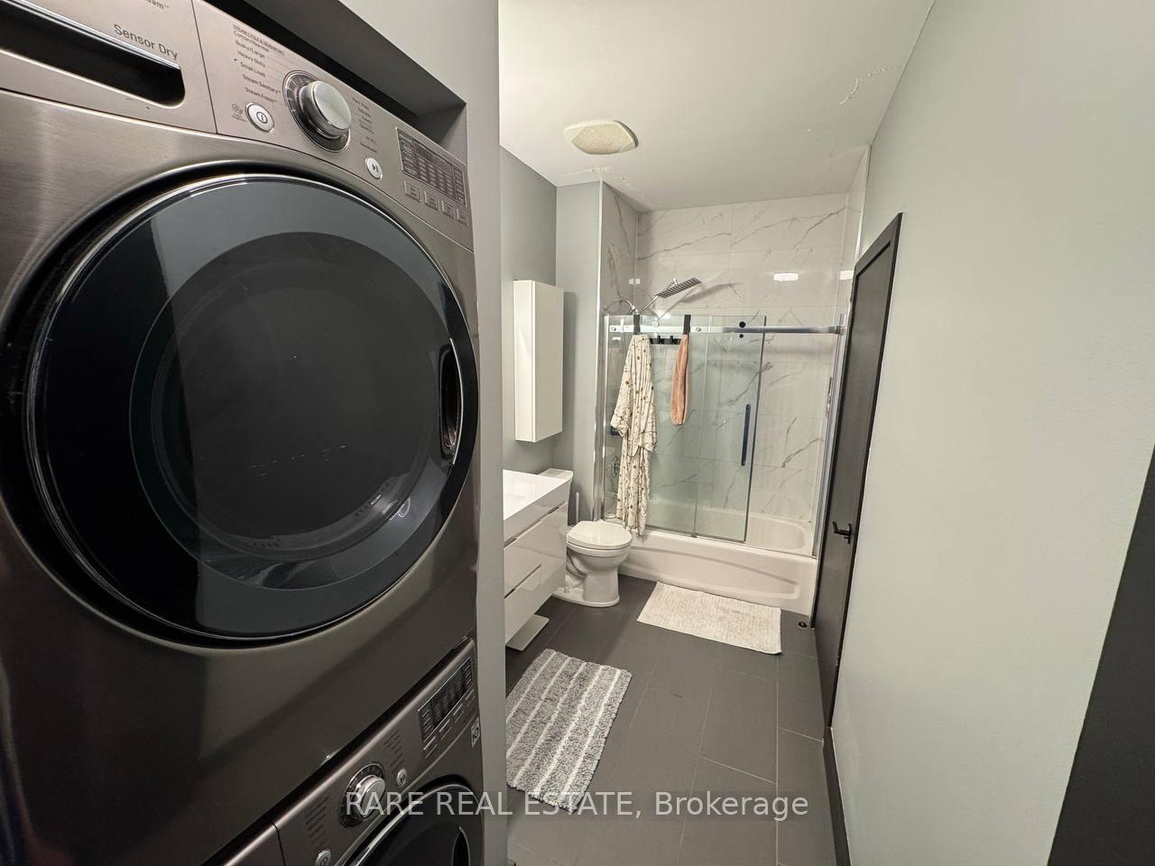 Photo 10 of Unit 415, 66 Bay Street S, Hamilton, Durand — HOMEH