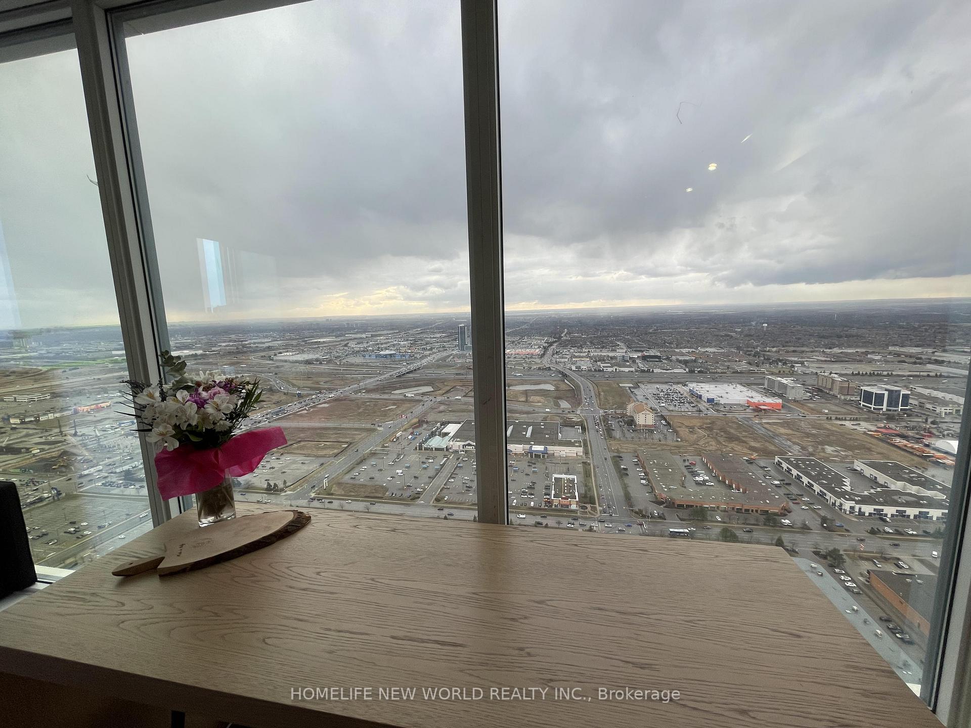 Photo 10 of Unit 5709, 898 Portage Parkway, Vaughan, Vaughan Corporate Centre — HOMEH