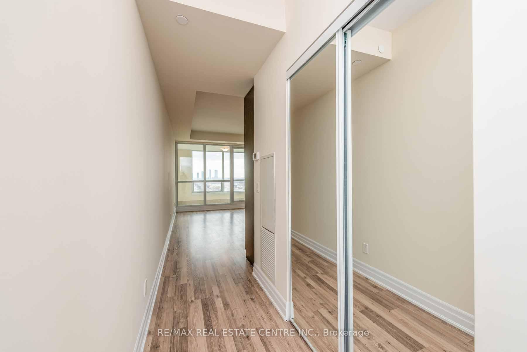 Photo 8 of Unit 2106, 9075 Jane Street, Vaughan, Concord — HOMEH