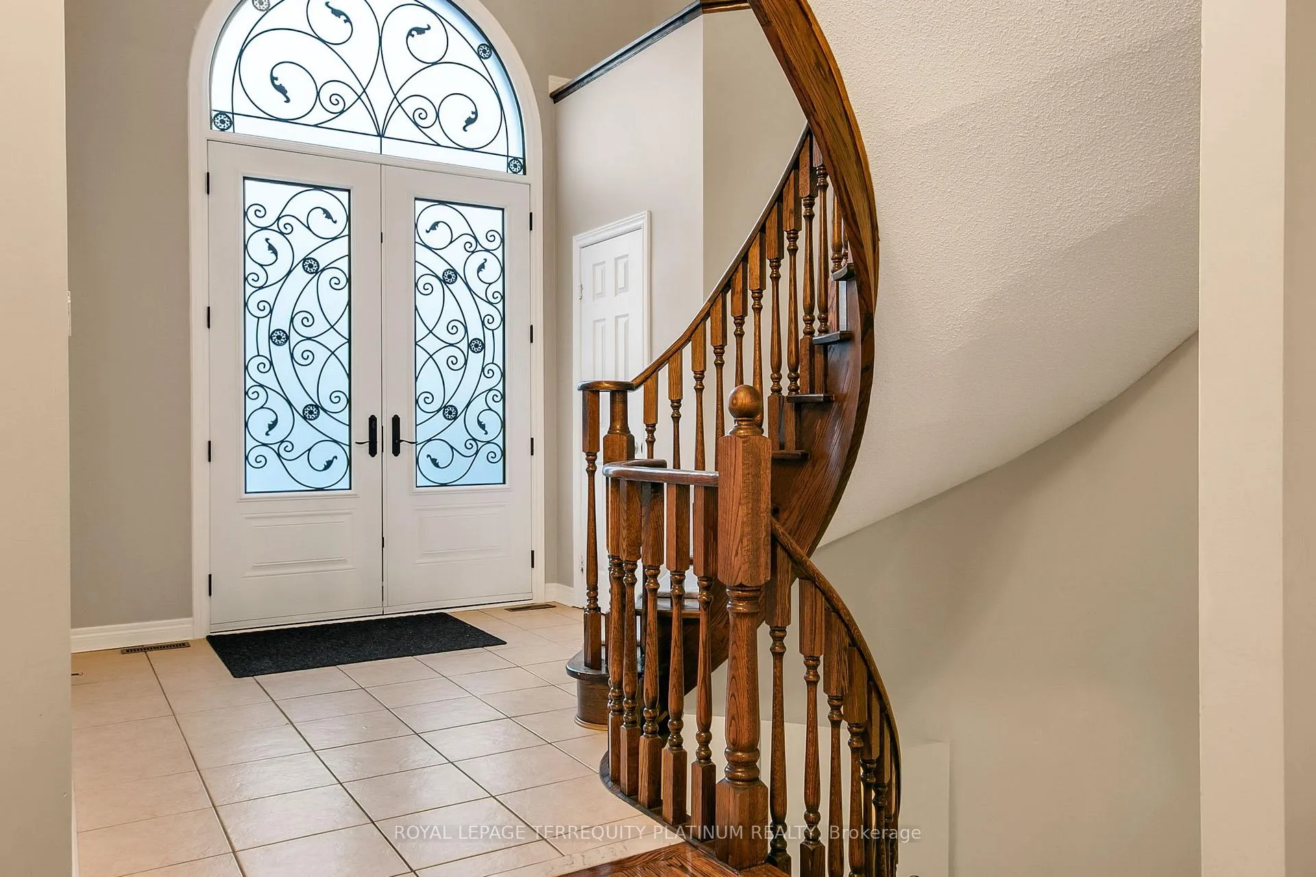 Photo 2 of 68 Grandlea Crescent, Markham, Rouge Fairways — HOMEH