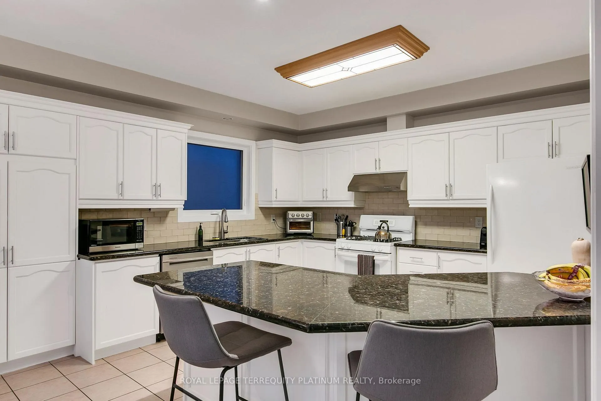 Photo 8 of 68 Grandlea Crescent, Markham, Rouge Fairways — HOMEH