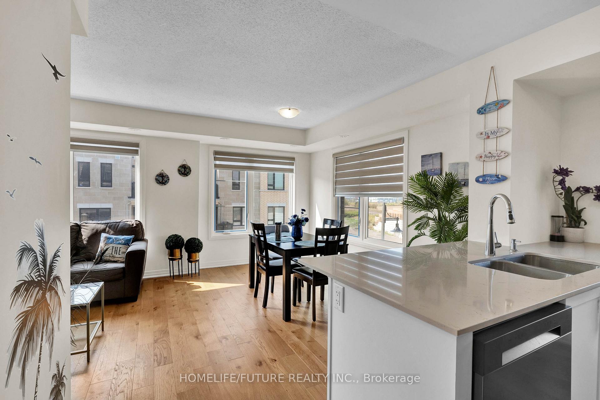 Photo 7 of Unit 16C, 16C Lookout Drive, Clarington, Bowmanville — HOMEH