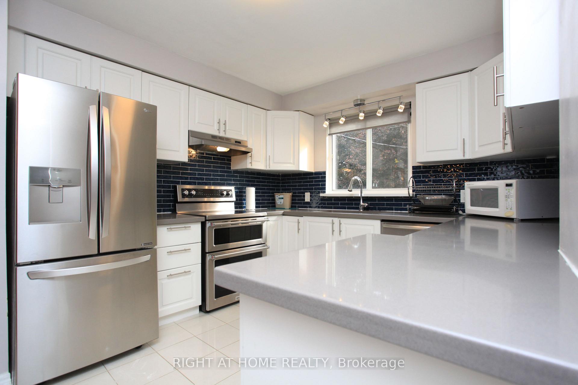Photo 2 of Unit 38, 38 The Carriage Way, Markham, Royal Orchard — HOMEH