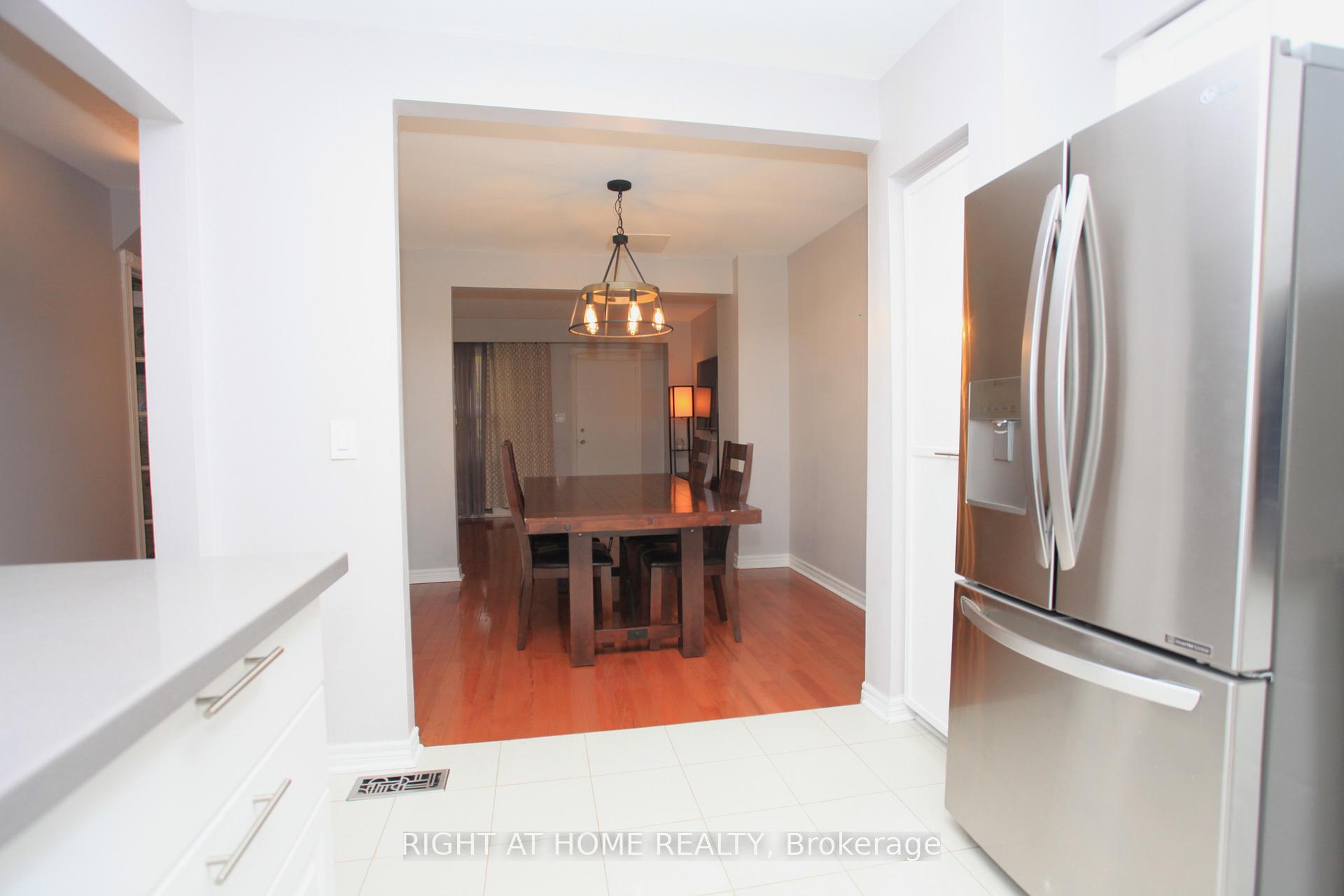 Photo 4 of Unit 38, 38 The Carriage Way, Markham, Royal Orchard — HOMEH