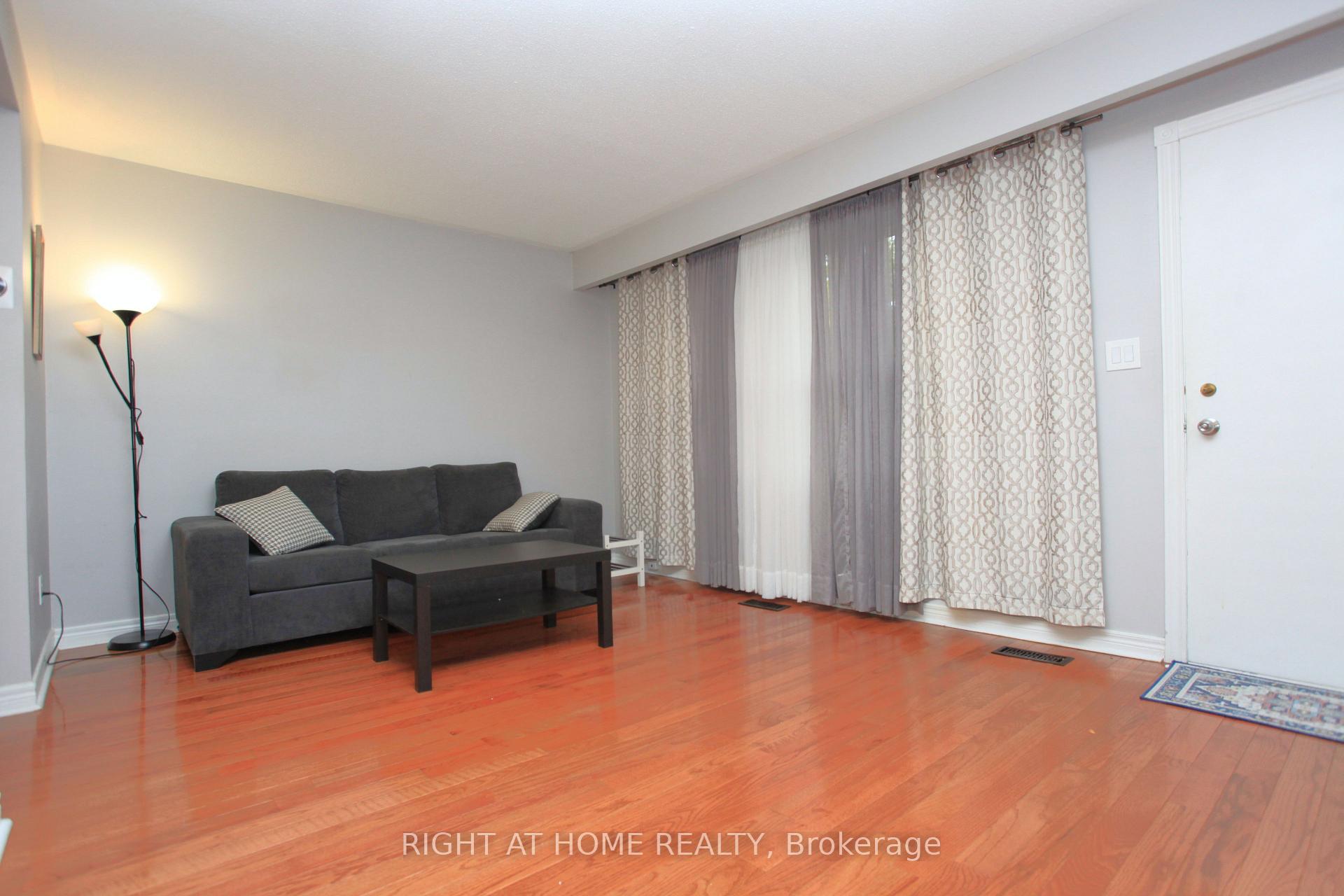 Photo 7 of Unit 38, 38 The Carriage Way, Markham, Royal Orchard — HOMEH