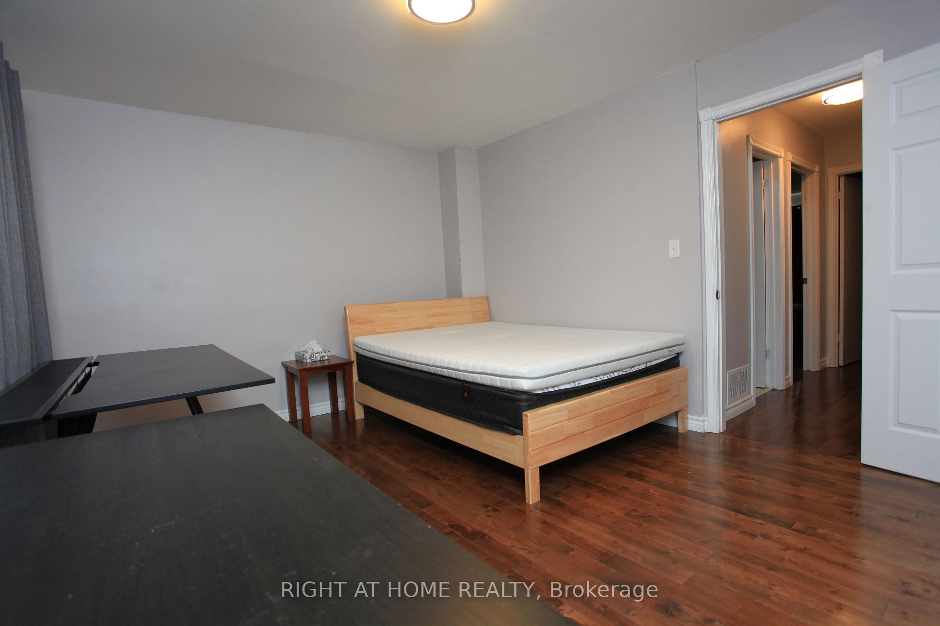 Photo 10 of Unit 38, 38 The Carriage Way, Markham, Royal Orchard — HOMEH