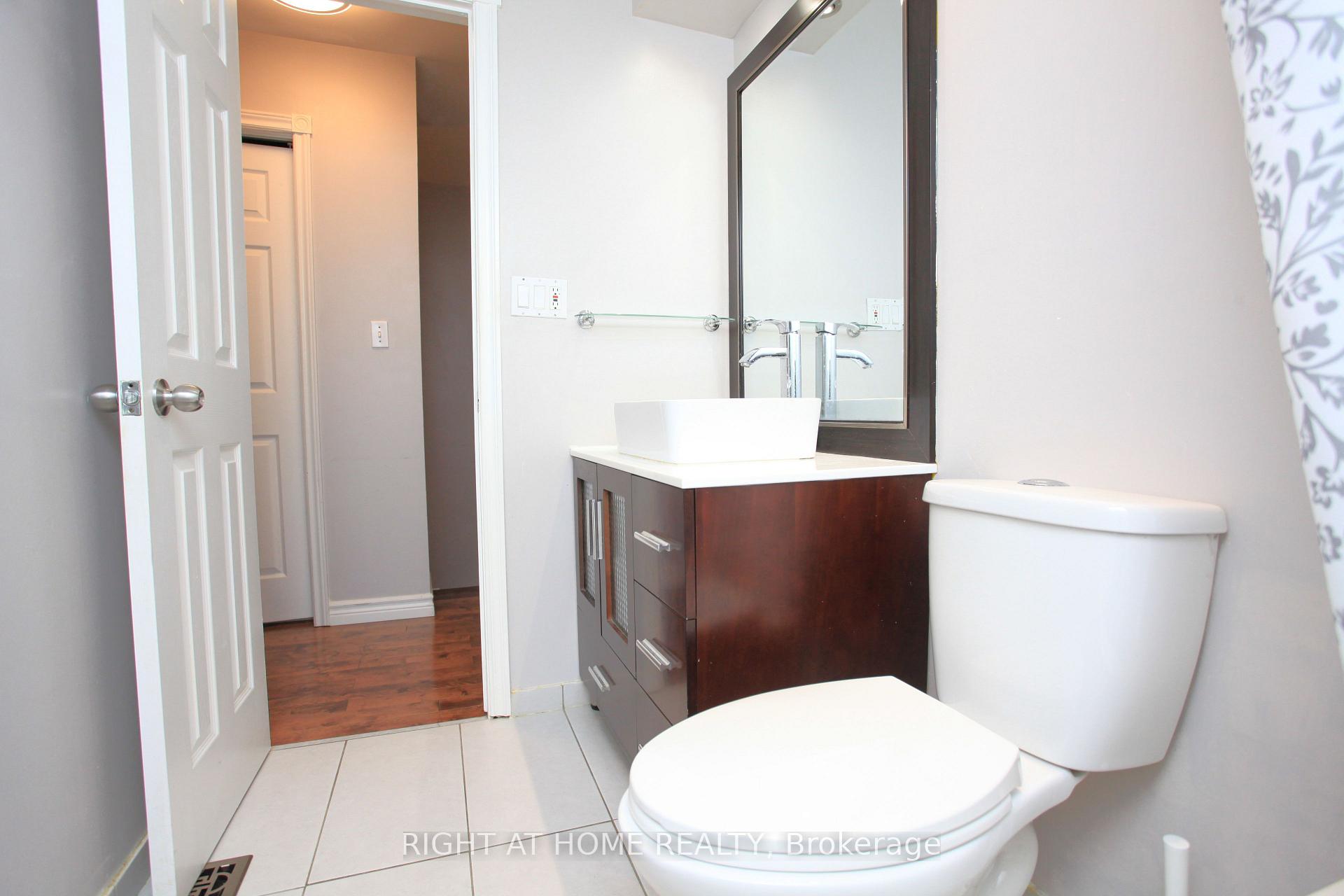 Photo 15 of Unit 38, 38 The Carriage Way, Markham, Royal Orchard — HOMEH