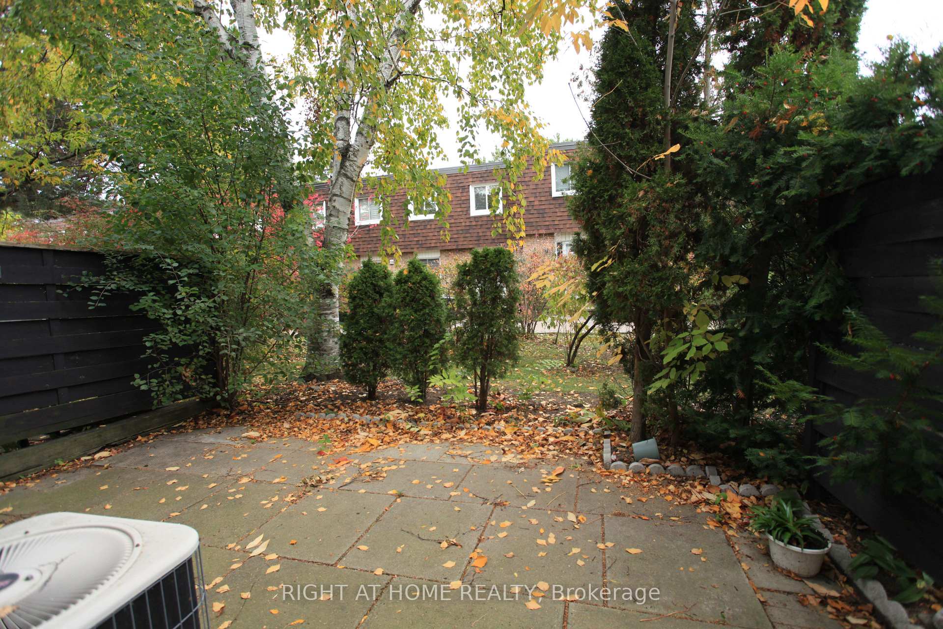 Photo 18 of Unit 38, 38 The Carriage Way, Markham, Royal Orchard — HOMEH