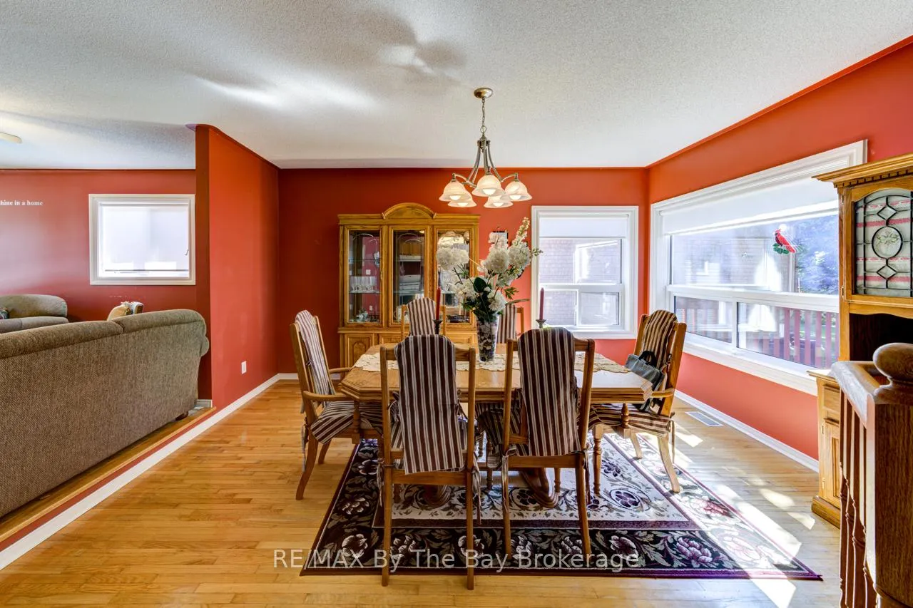 Photo 6 of 26 Timberland Crescent, Wasaga Beach — HOMEH