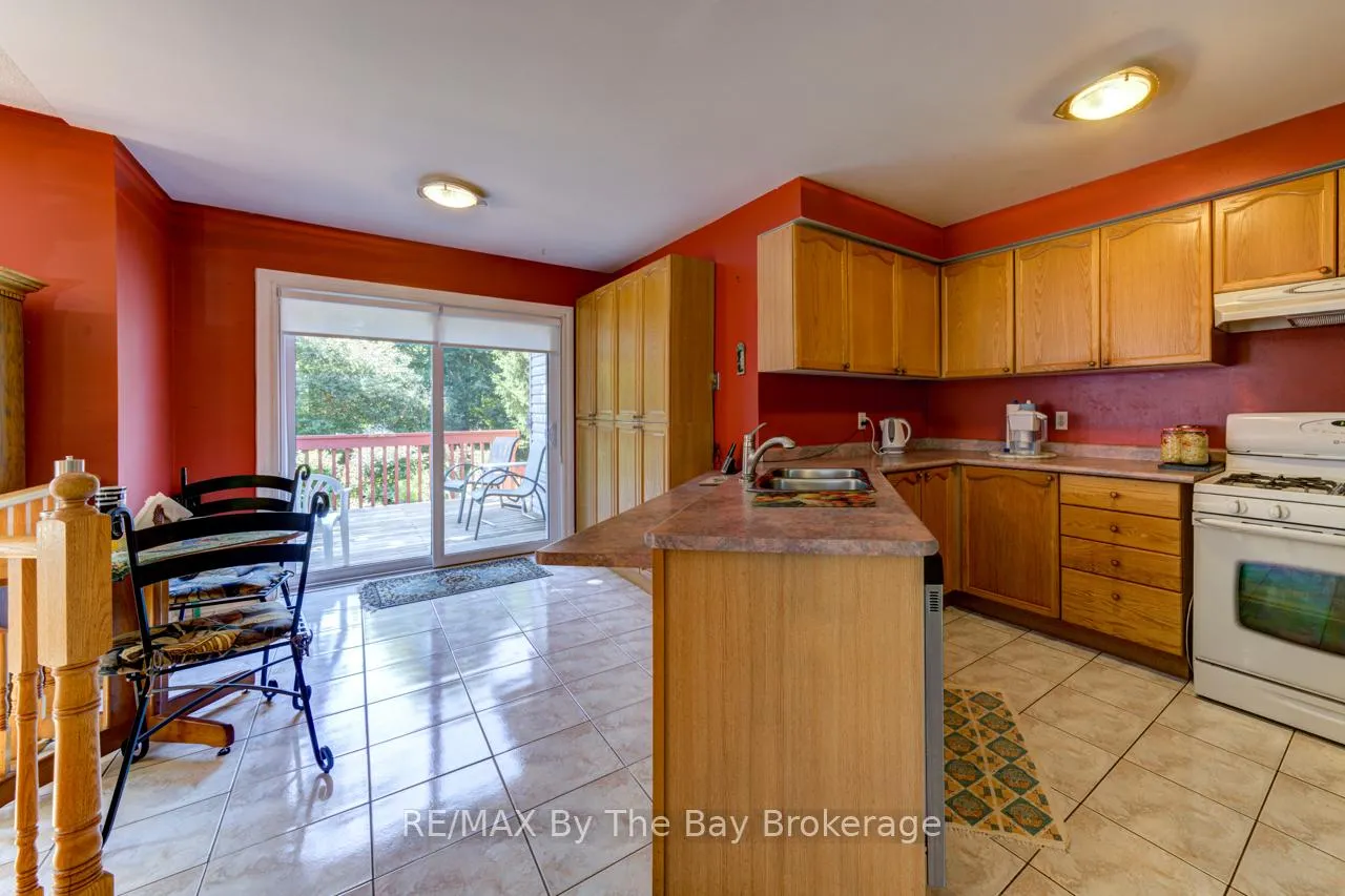 Photo 8 of 26 Timberland Crescent, Wasaga Beach — HOMEH
