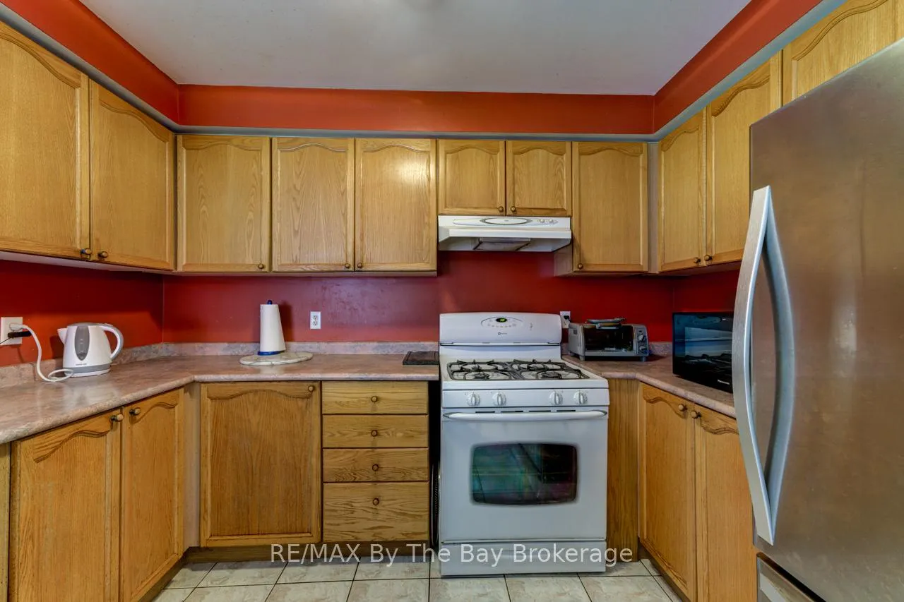 Photo 9 of 26 Timberland Crescent, Wasaga Beach — HOMEH