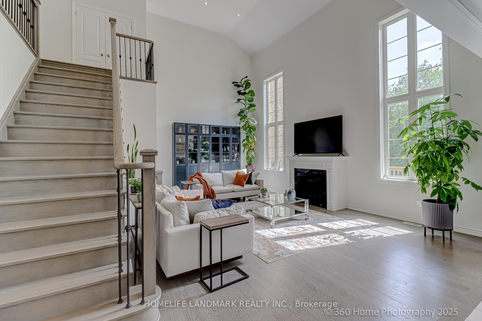 Photo 7 of 25 Workmens Circle, Ajax, Northwest Ajax — HOMEH