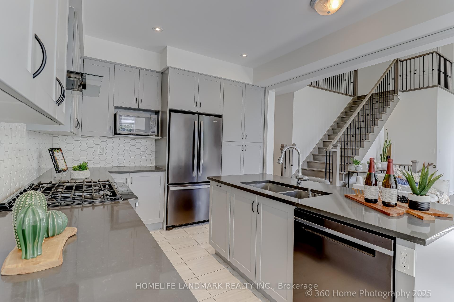 Photo 10 of 25 Workmens Circle, Ajax, Northwest Ajax — HOMEH