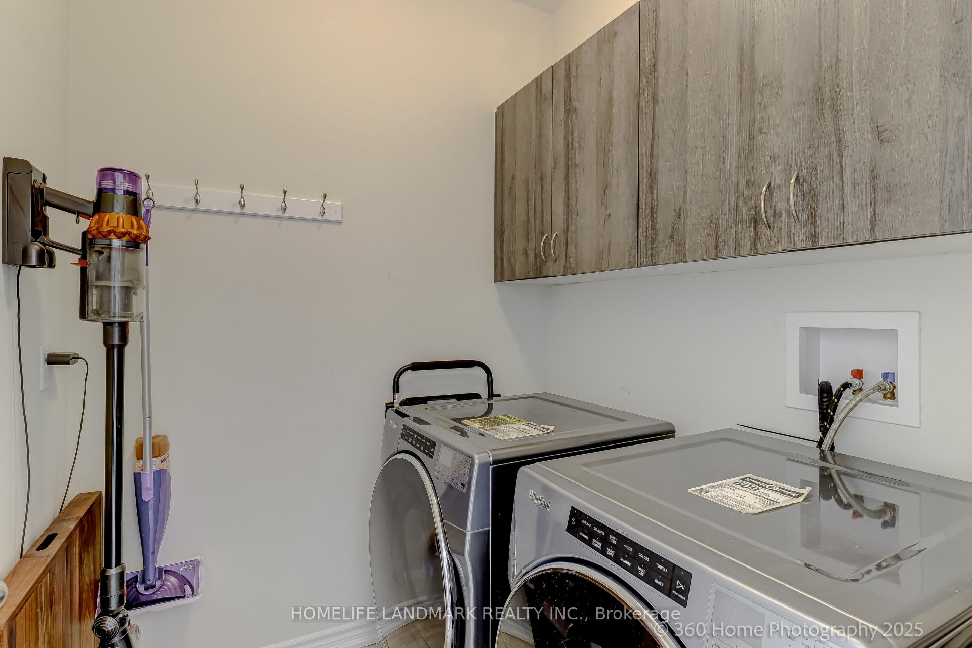 Photo 26 of 25 Workmens Circle, Ajax, Northwest Ajax — HOMEH