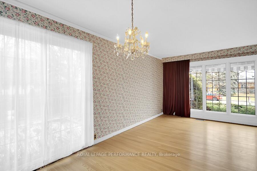 Photo 16 of 34 Hilliard Avenue, Ottawa, City View/Skyline/Fisher Heights/Parkwood Hills — HOMEH