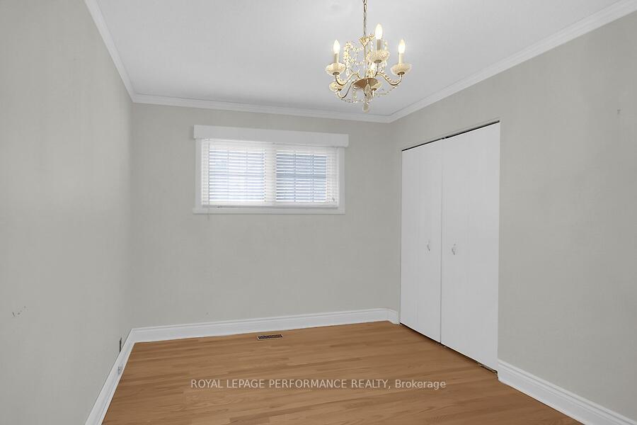 Photo 25 of 34 Hilliard Avenue, Ottawa, City View/Skyline/Fisher Heights/Parkwood Hills — HOMEH
